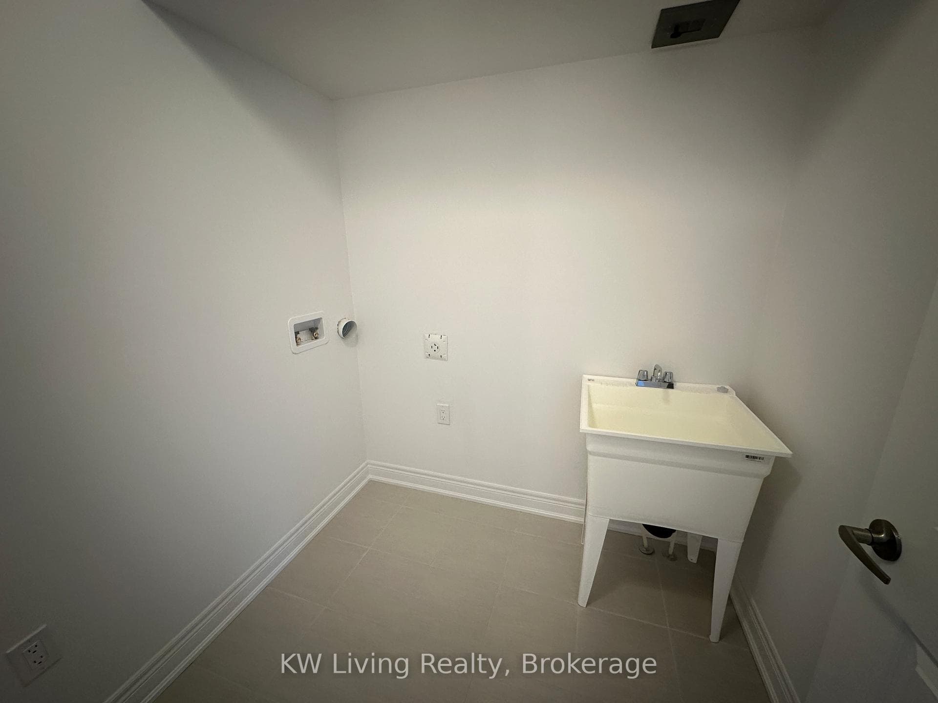 2140 Trafalgar Road Unit 49 photo 25
