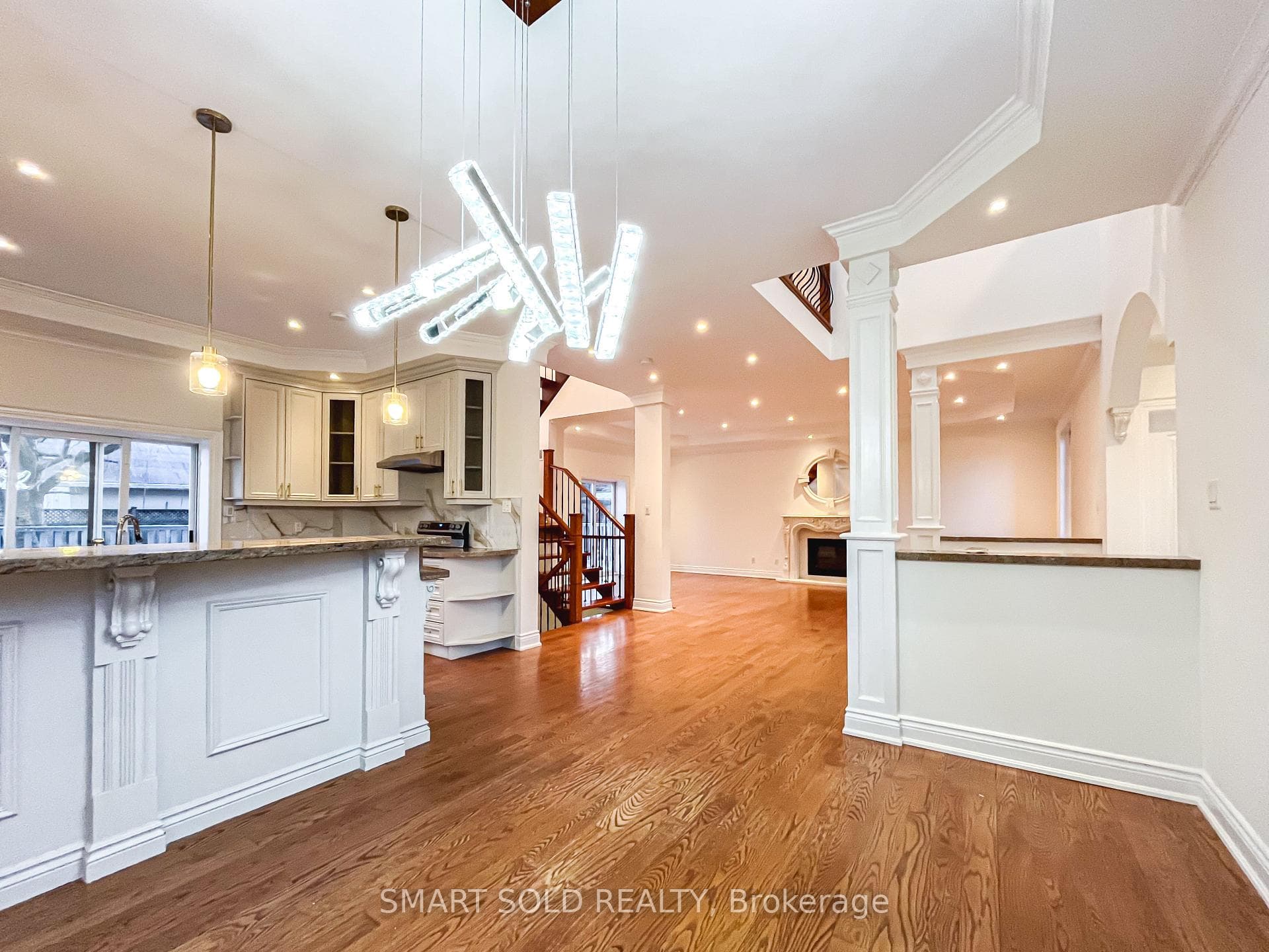 192 Waneta Drive photo 12