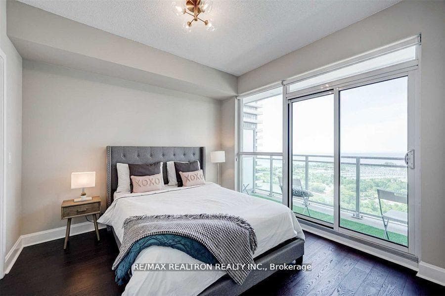33 Shore Breeze Drive Unit 2501 photo 13