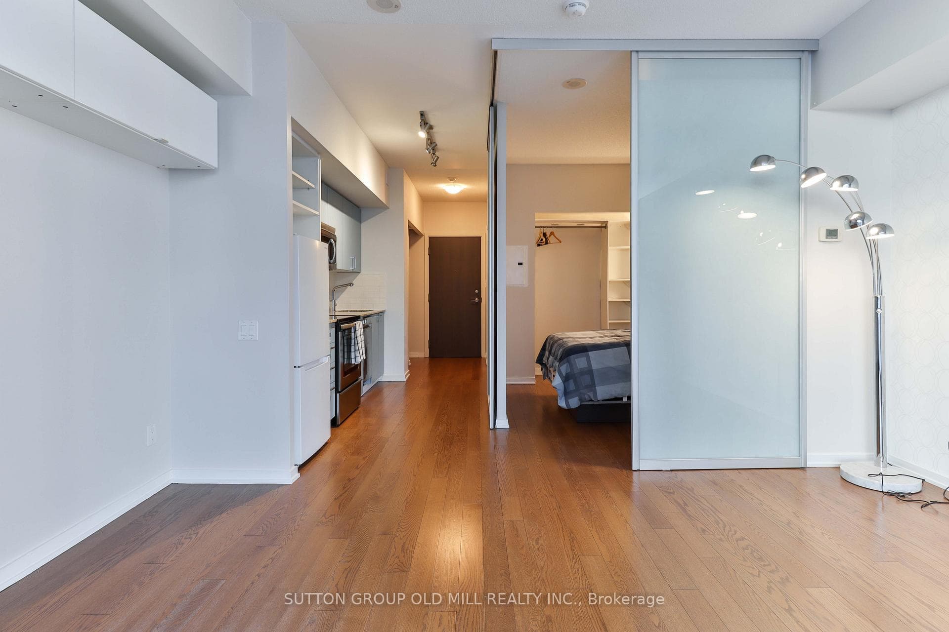 103 The Queensway N/A Unit 1310 photo 17