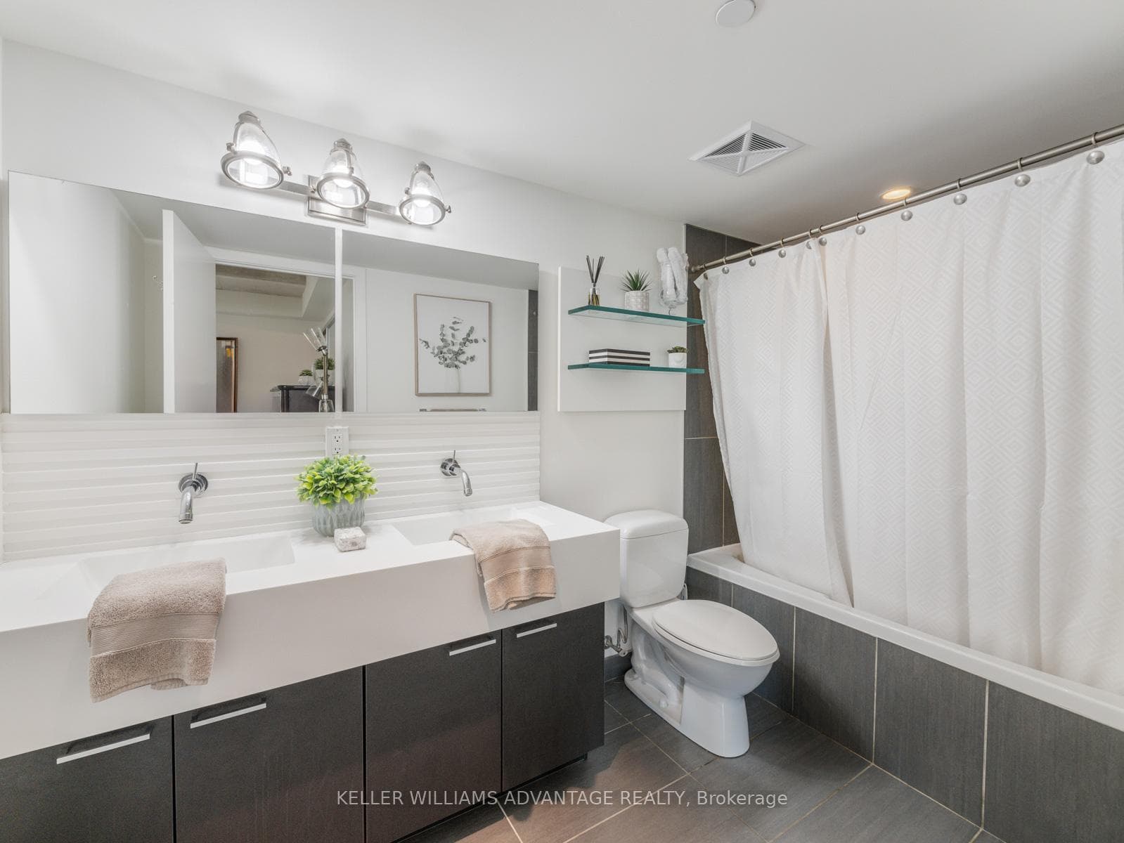 55 Stewart Street Unit 607 photo 18