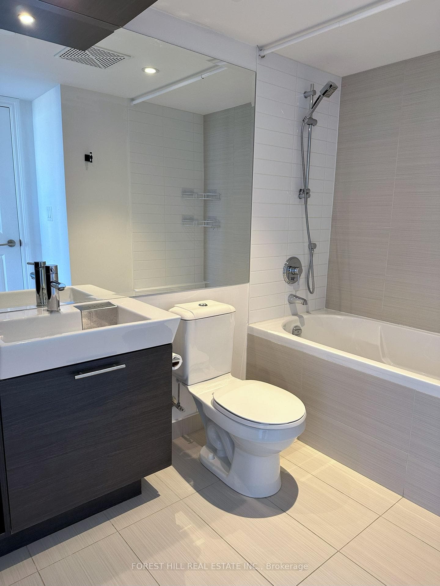 386 Yonge Street Unit 4512 photo 9