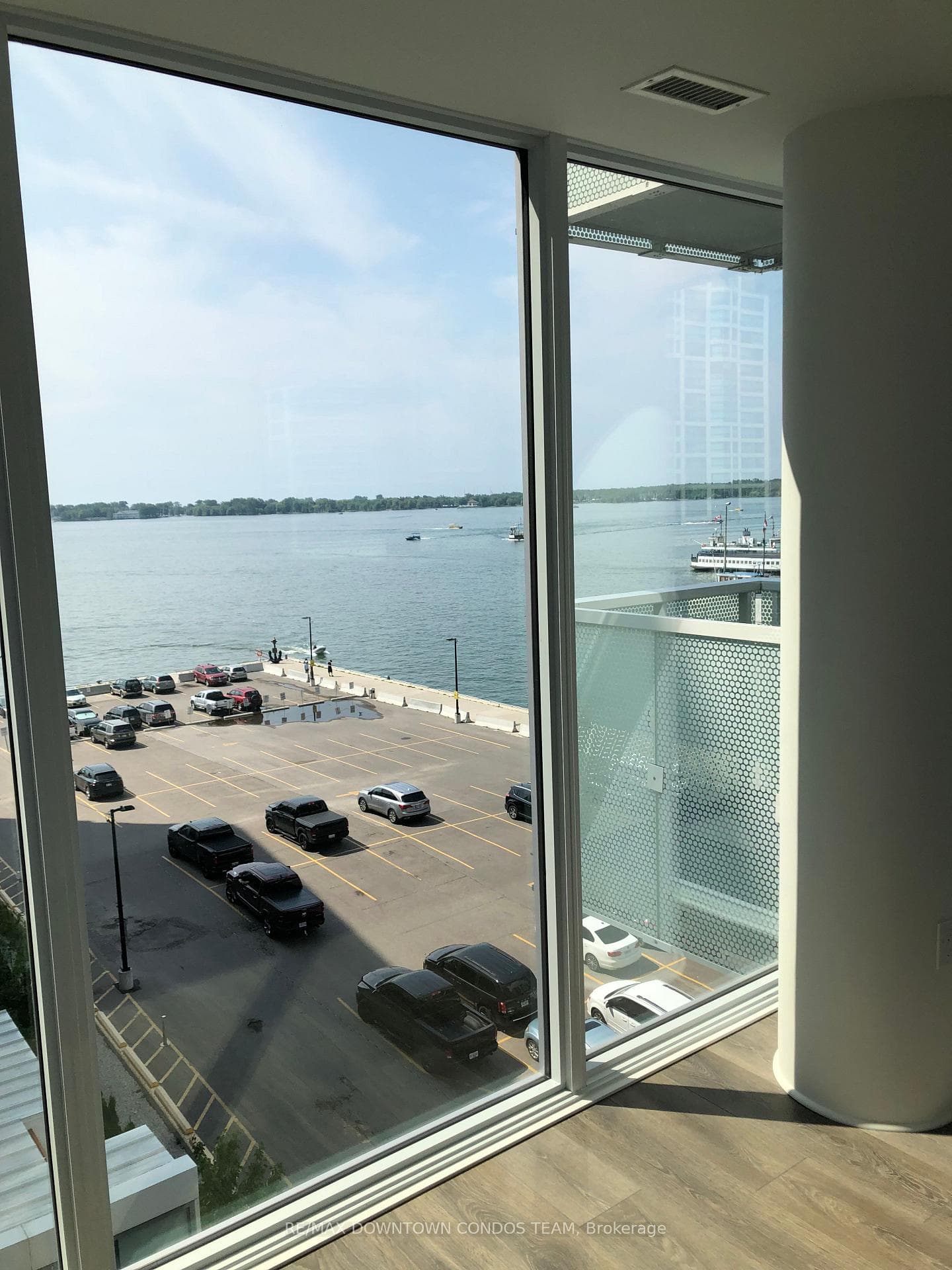 15 Queens Quay Unit 511 photo 18
