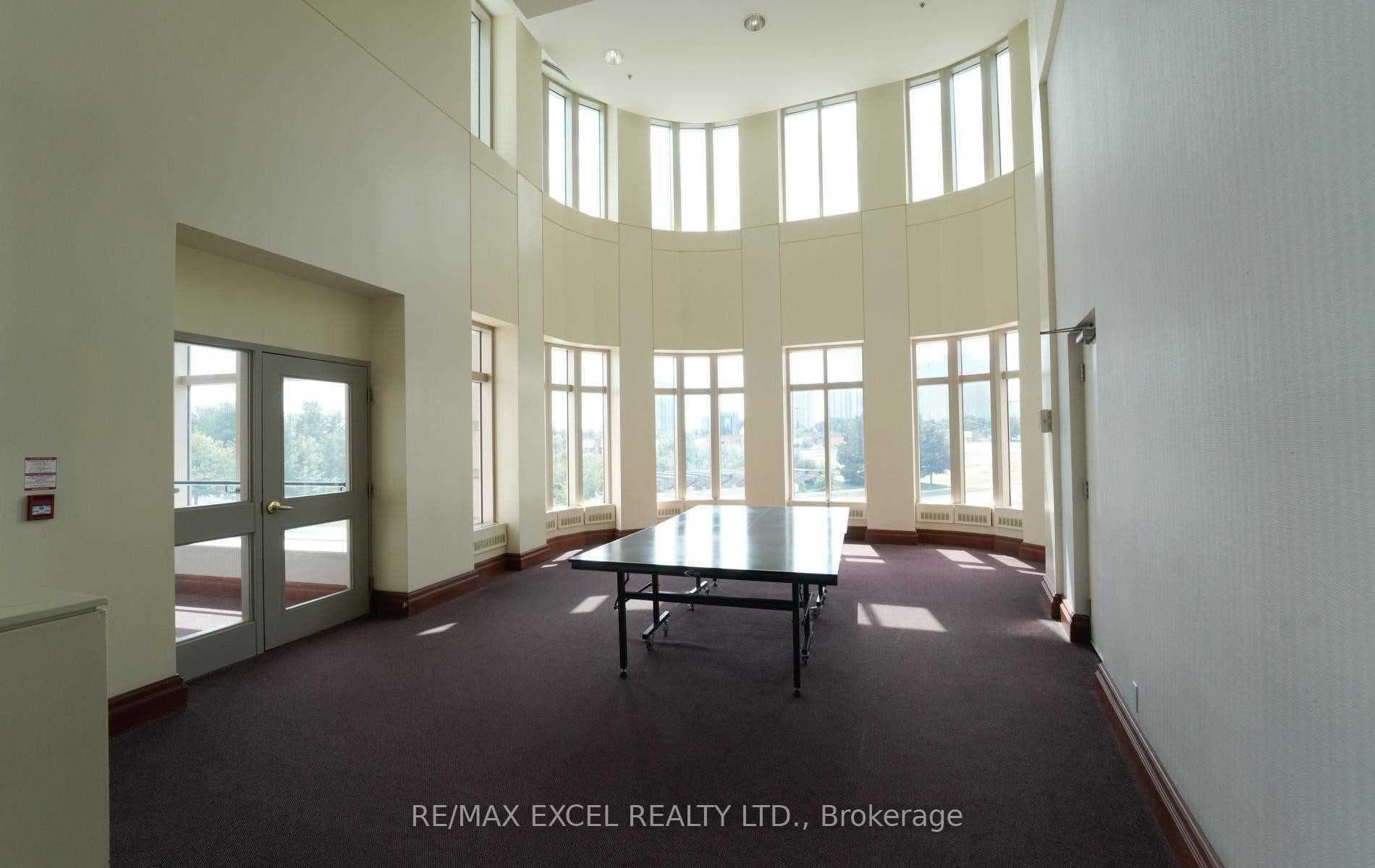 8 Lee Centre Drive Unit 601 photo 12