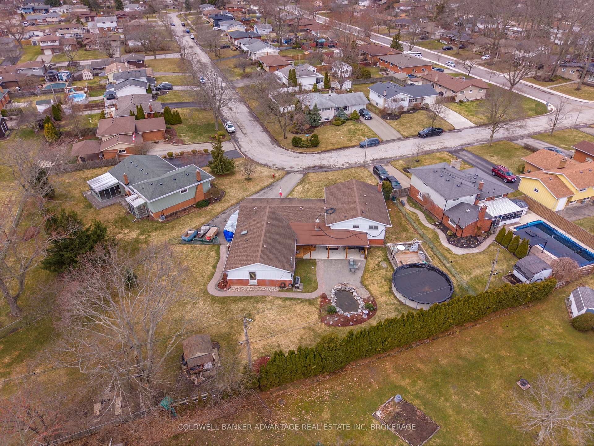 2 Donna Marie Drive photo 4