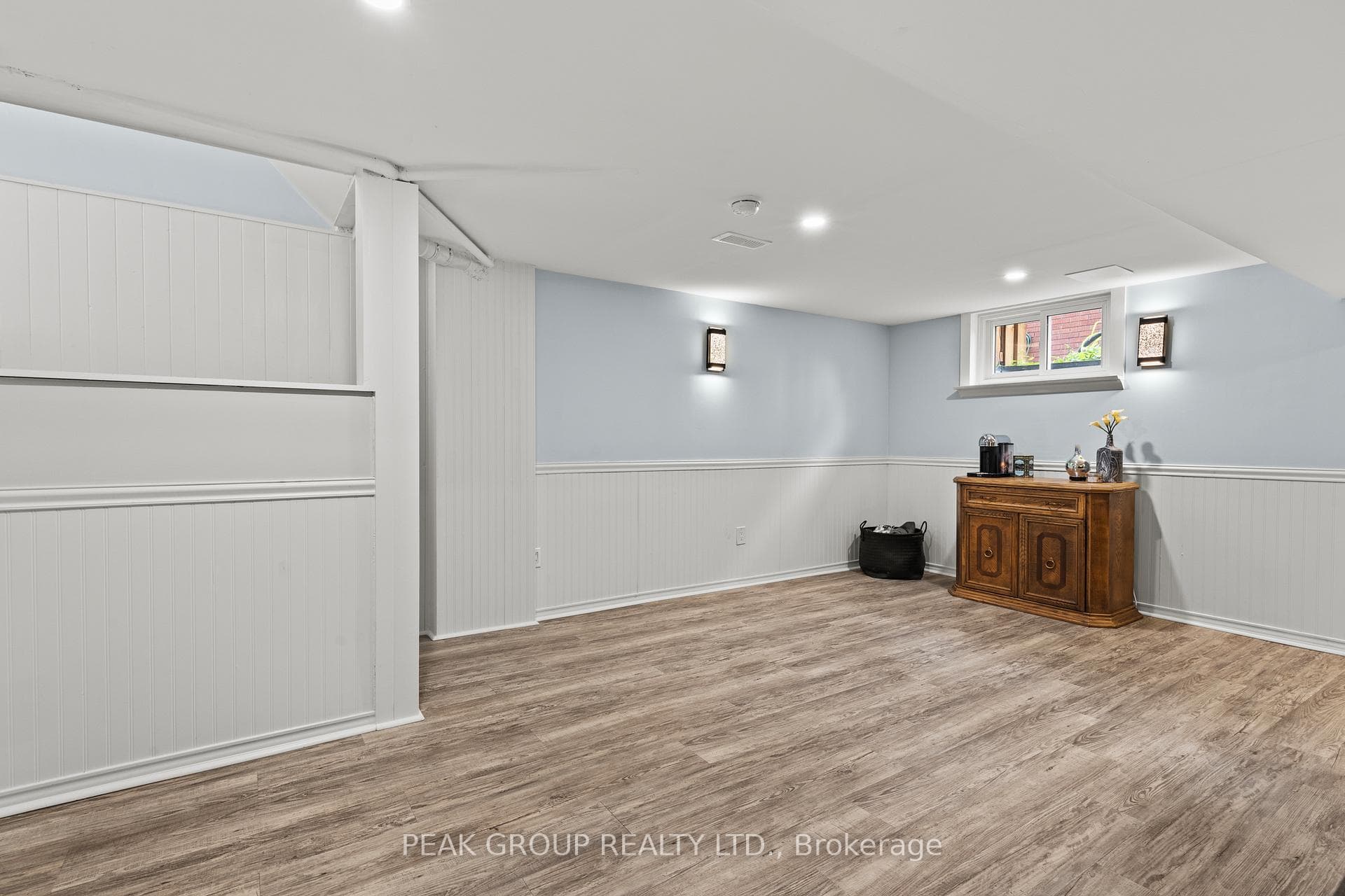 8 Roxanne Drive photo 27