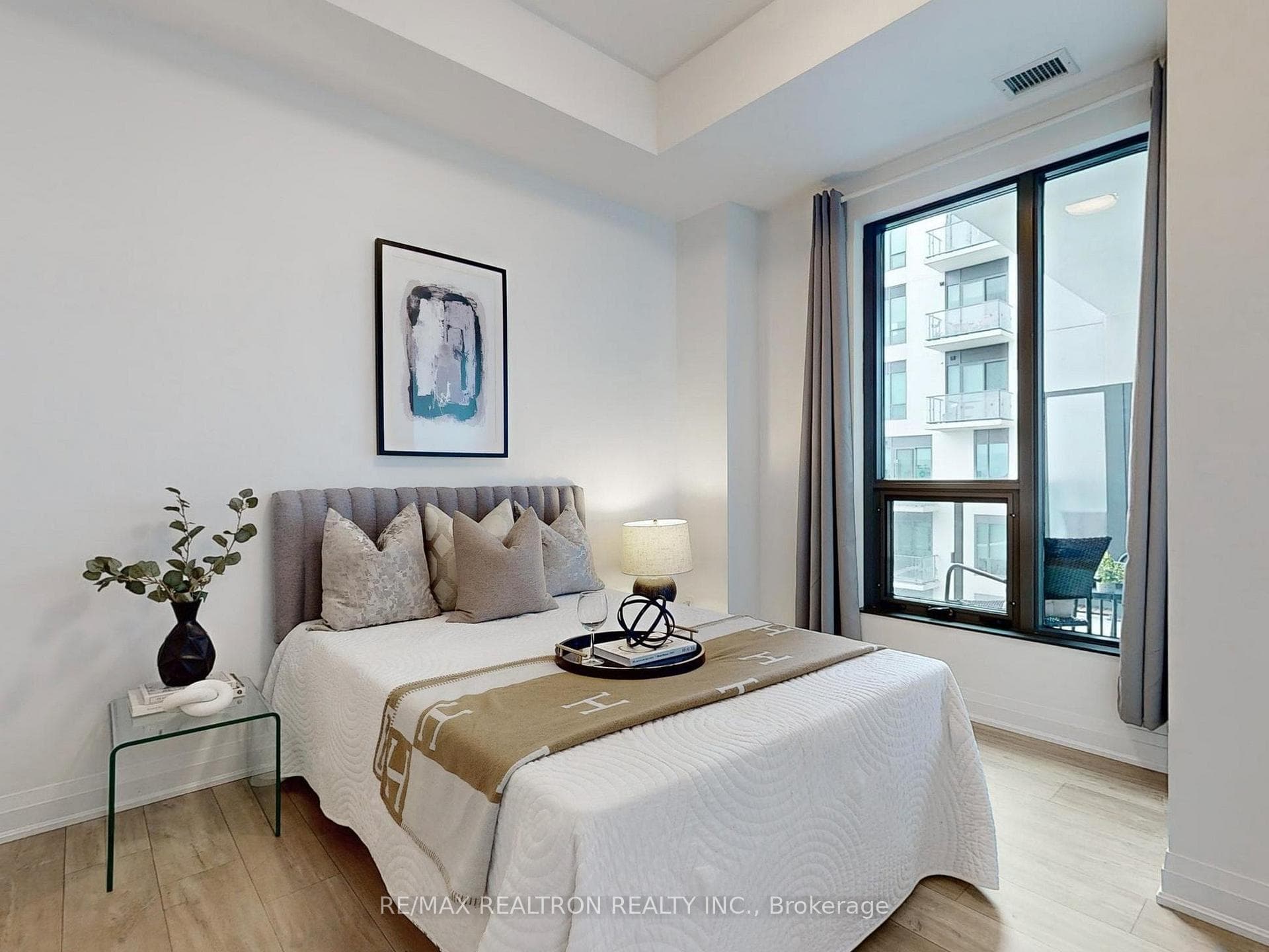 280 Howland Avenue Unit 629 photo 17