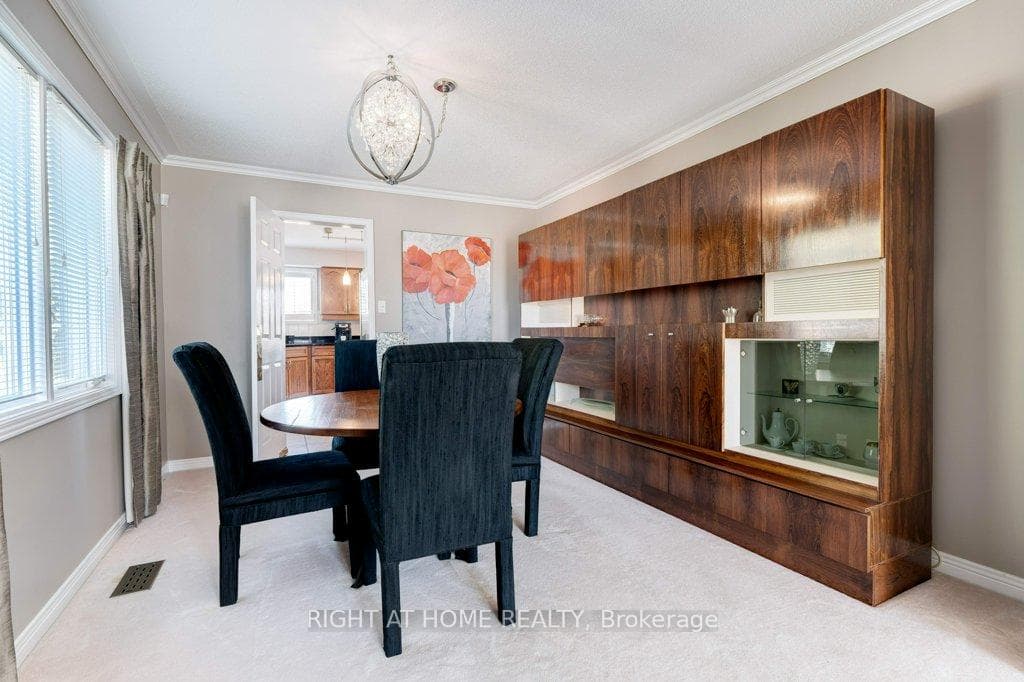 2109 Berwick Drive photo 10