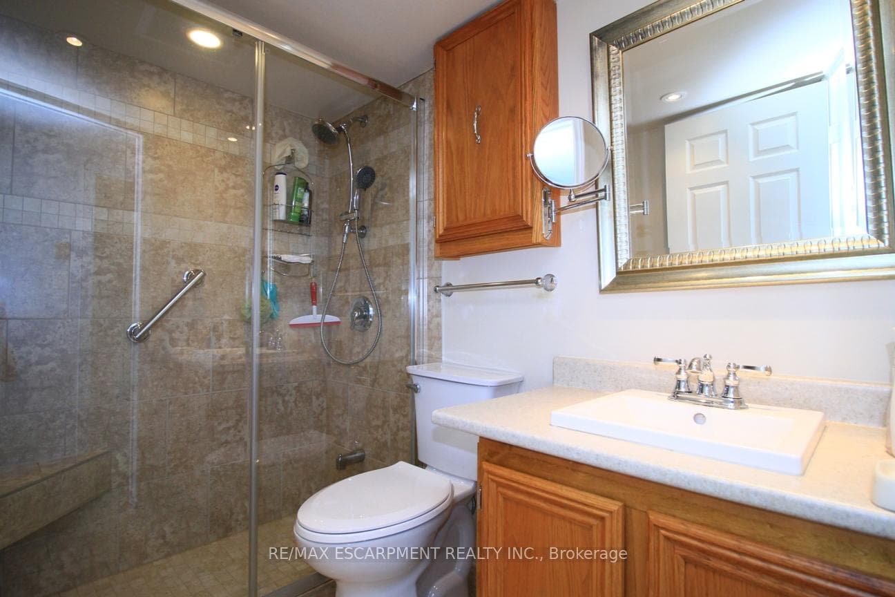 3 pc ensuite bath