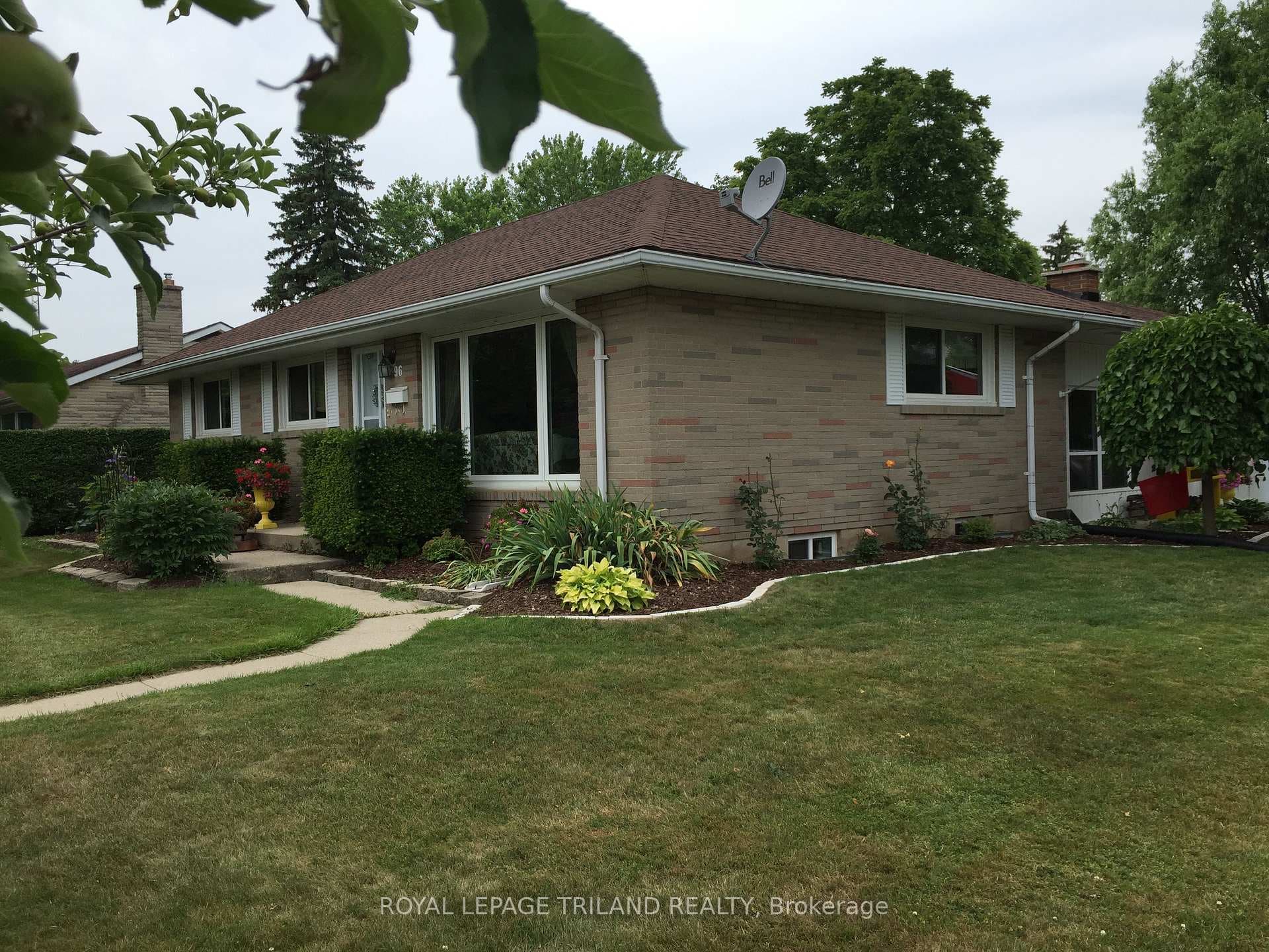 96 Mandeville Road photo 45