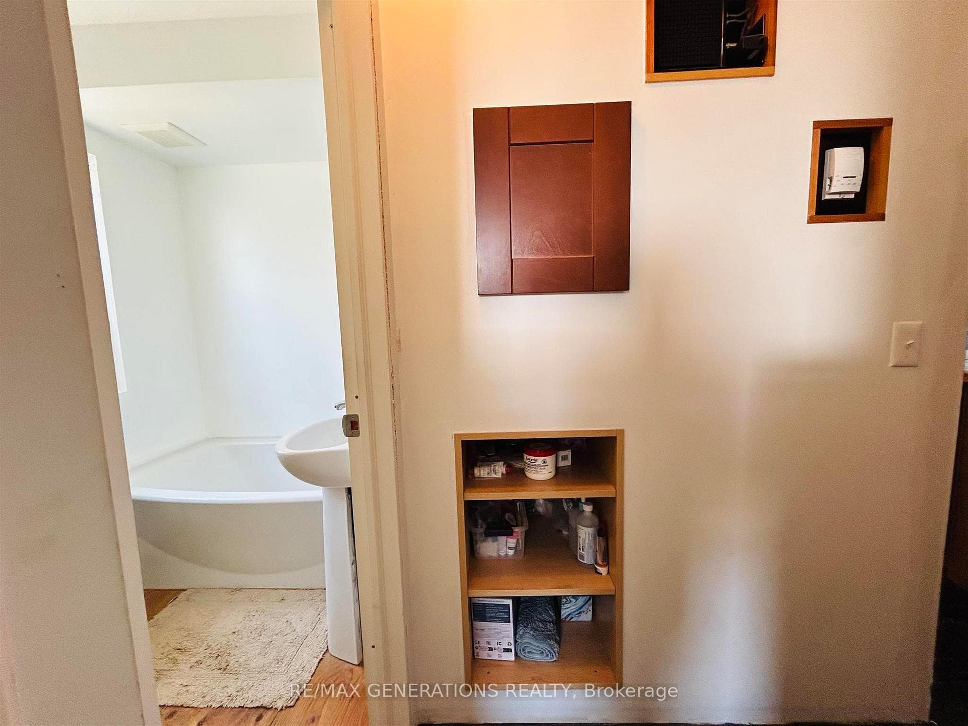 46 POPLAR Avenue photo 17
