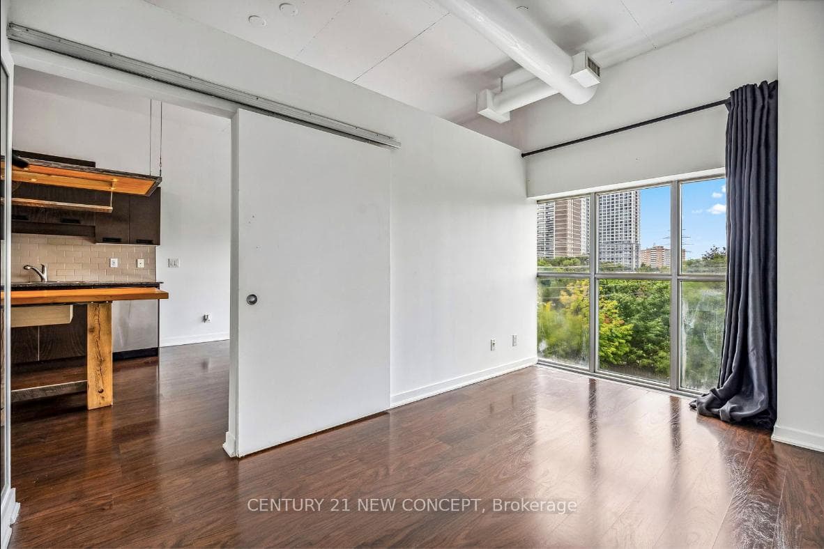 2 Fieldway Road Unit 302 photo 11