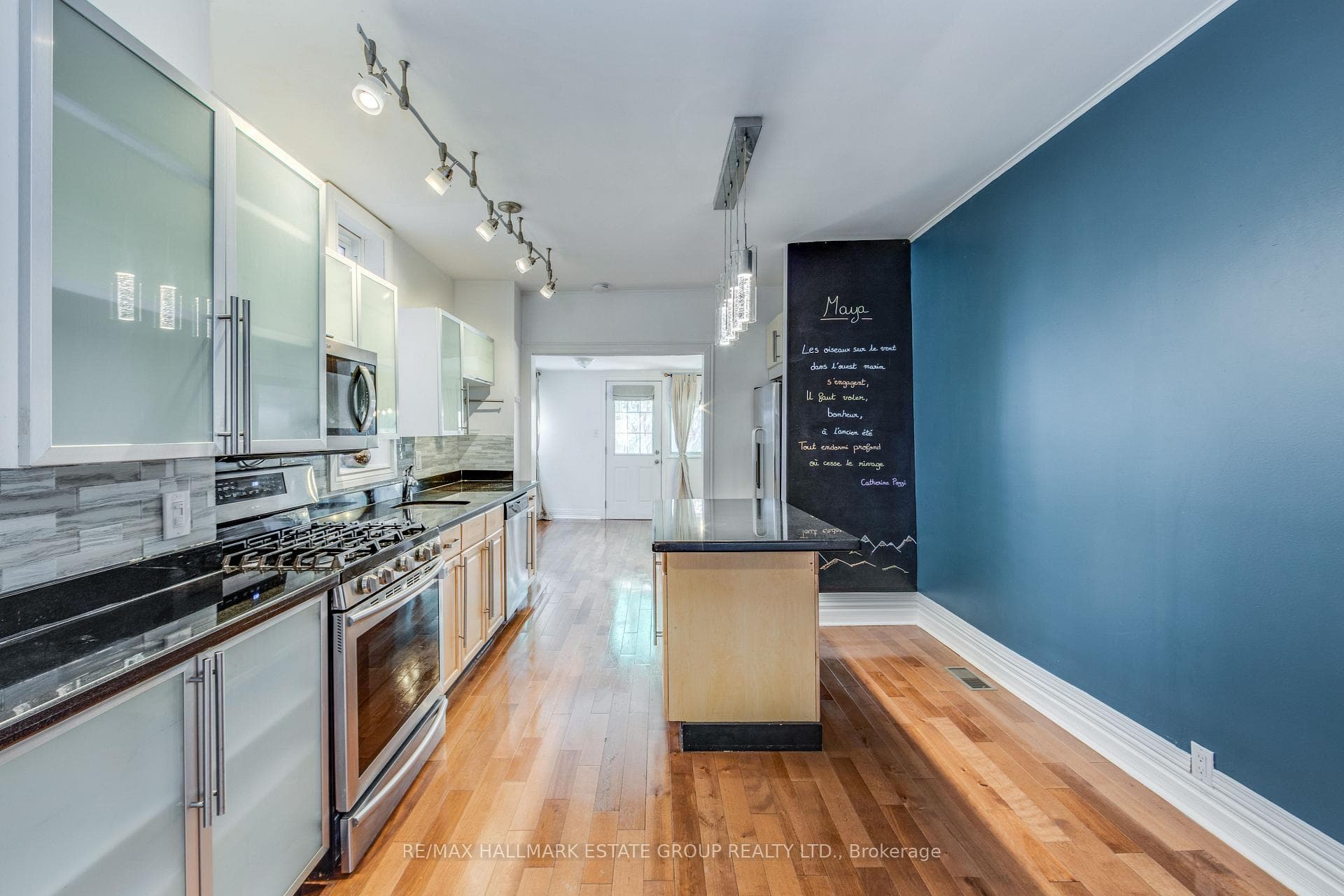 50 Logan Avenue photo 9