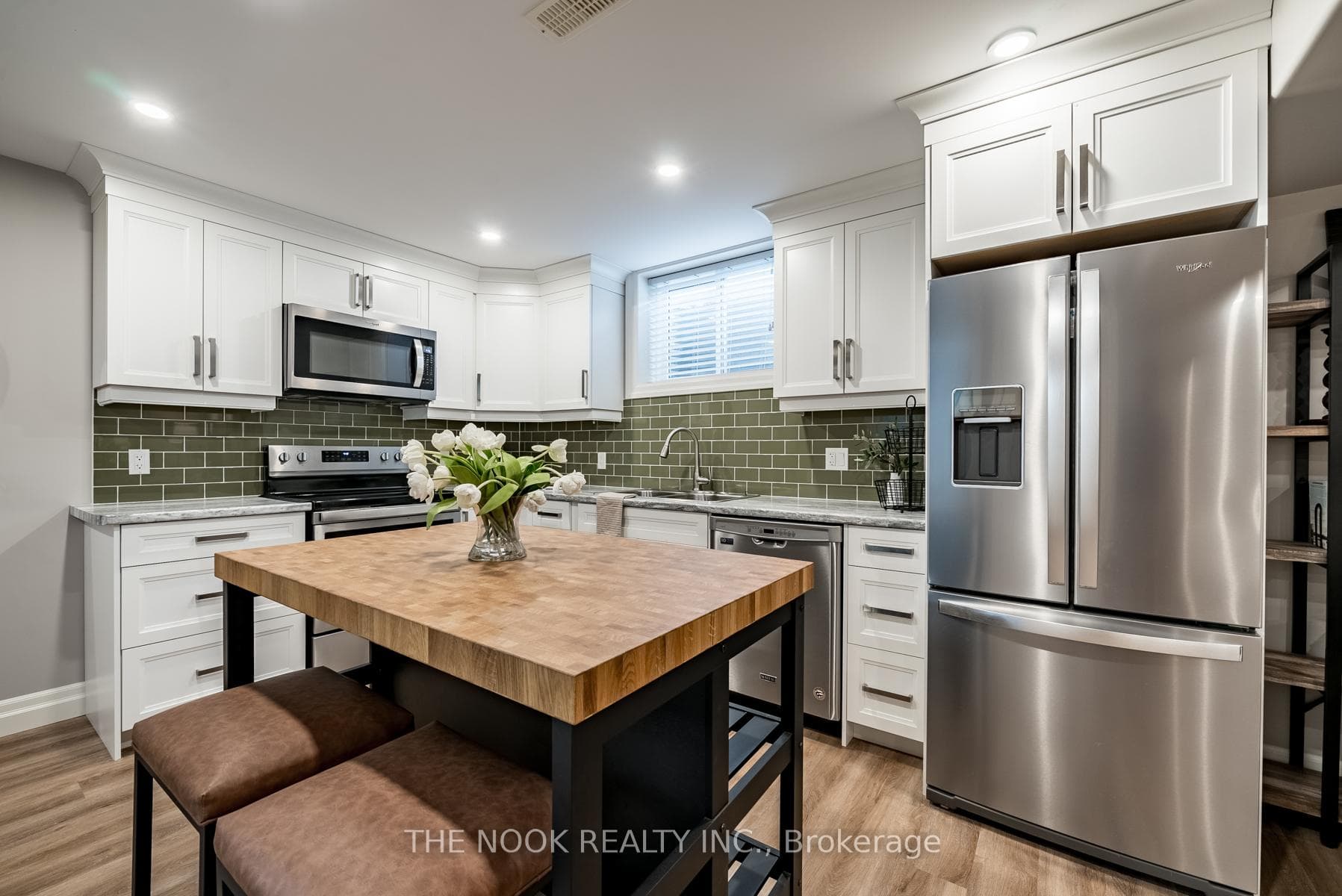 103 Adelaide Street photo 26