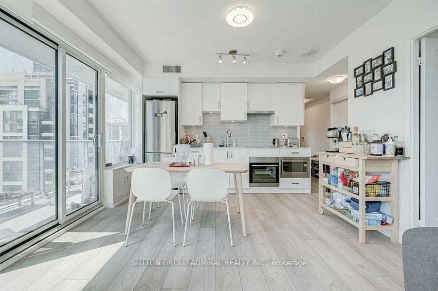99 Broadway Avenue Unit 1509 photo 10
