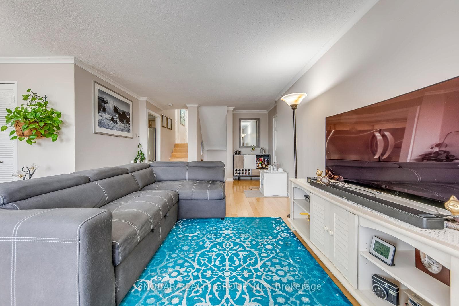 11 Wincott Drive Unit 810 photo 9