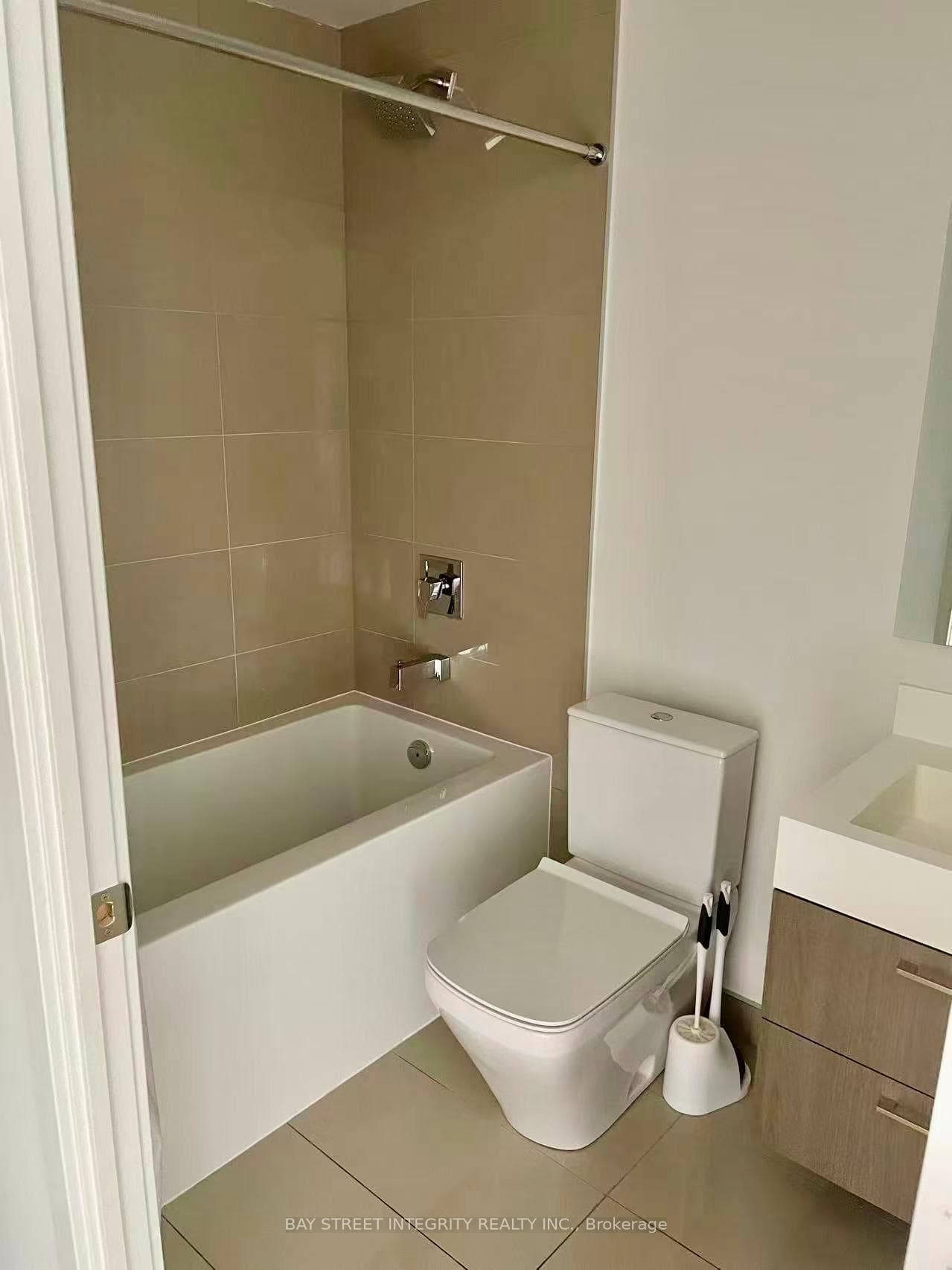 1 Yorkville Avenue Unit 3712 (Bedroom) photo 8