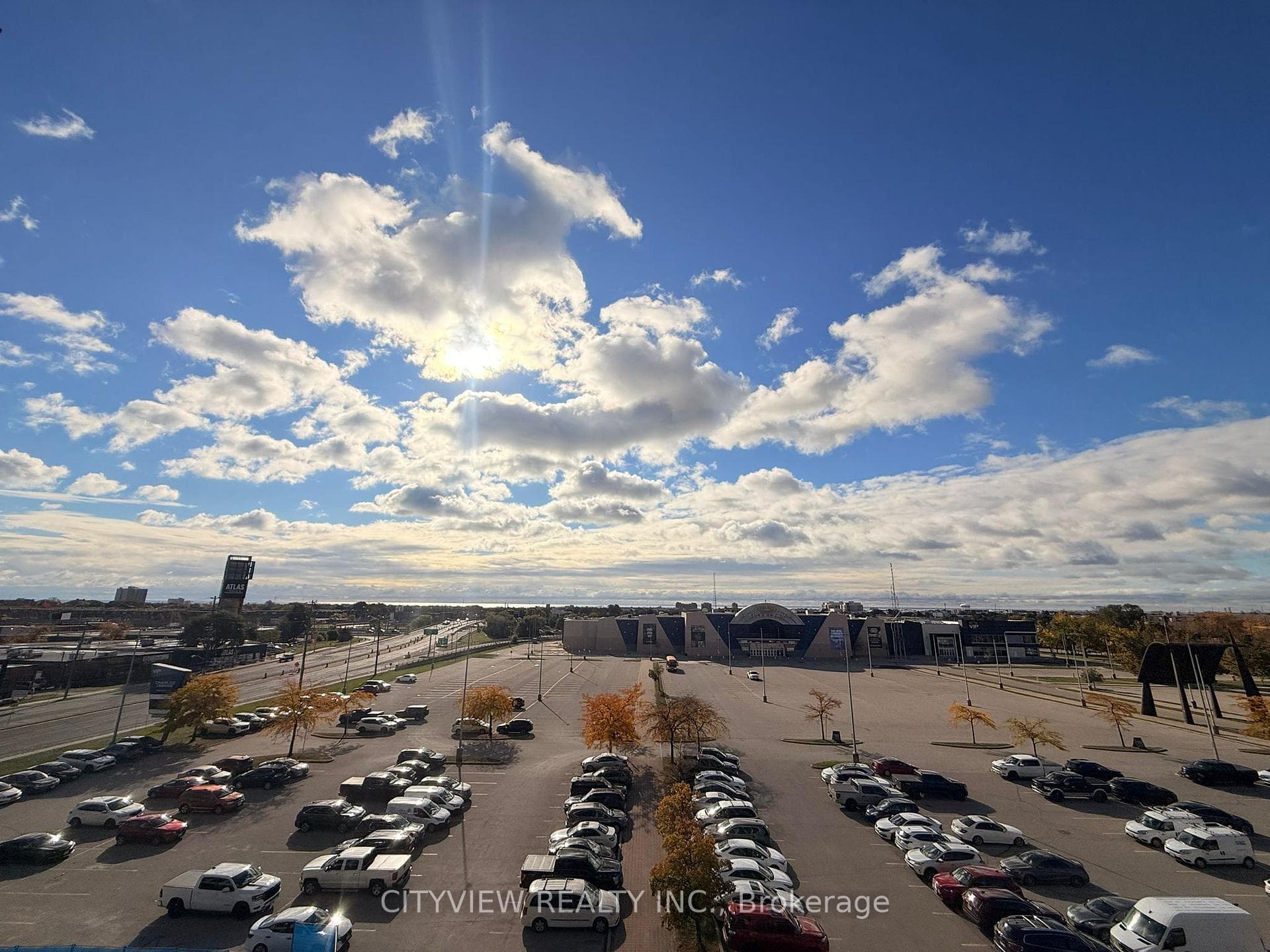 1007 The Queensway N/A Unit 425 photo 16