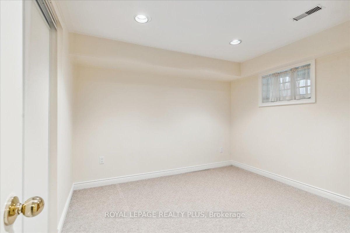 1735 The Collegeway N/A Unit 11 photo 28