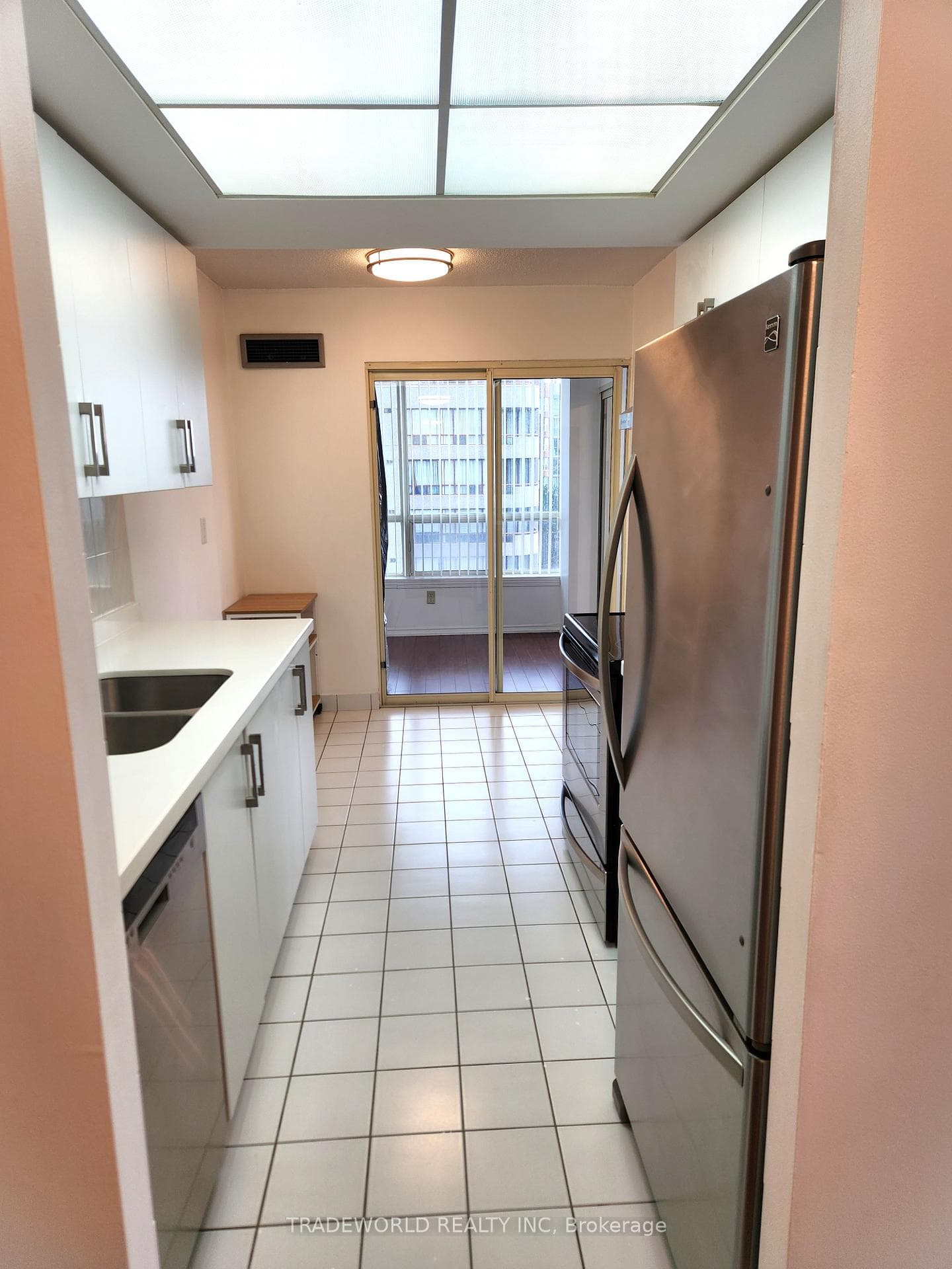 5765 Yonge Street Unit 807 photo 4