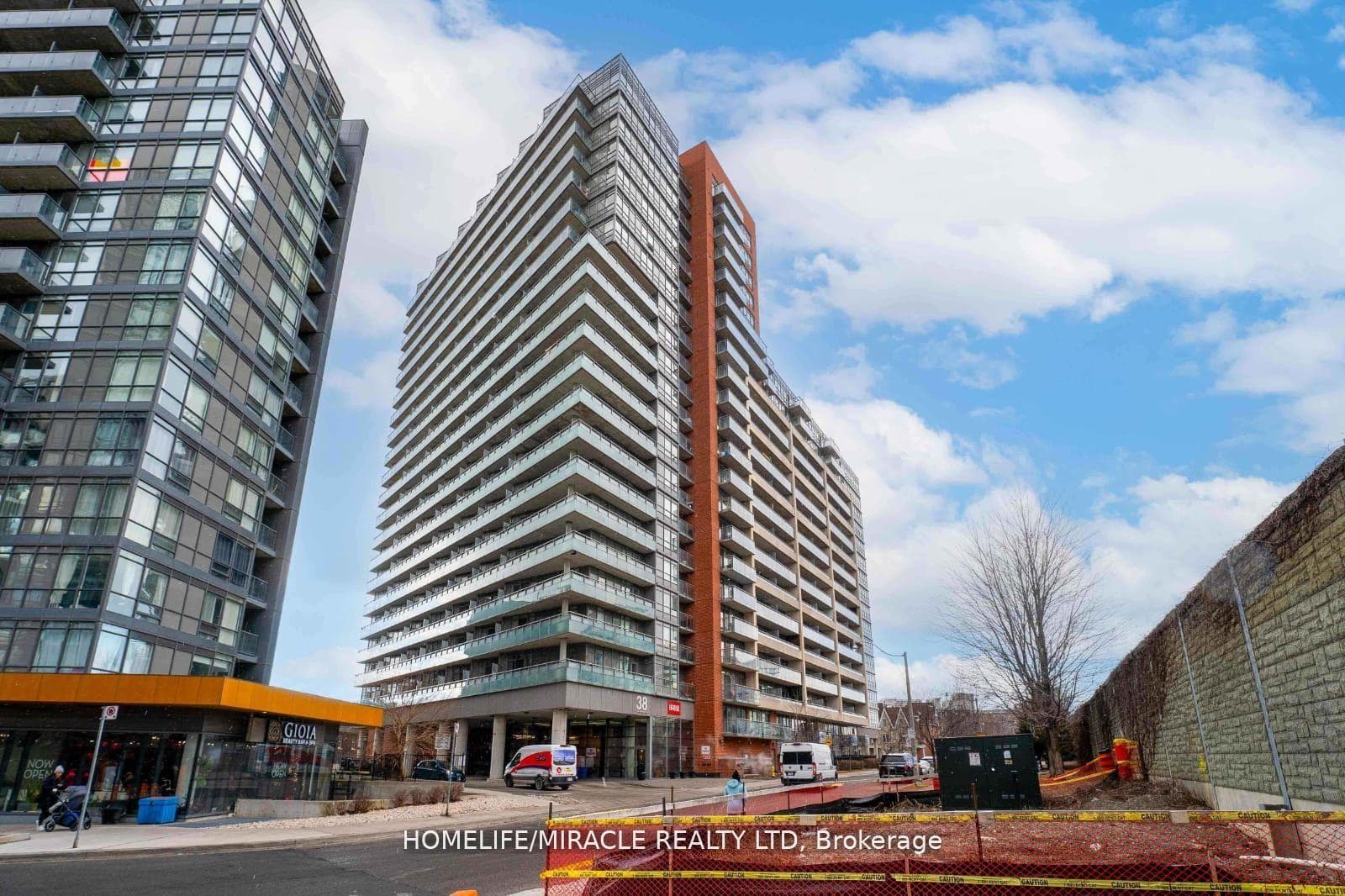 38 Joe Shuster Way Unit 1110 photo 2