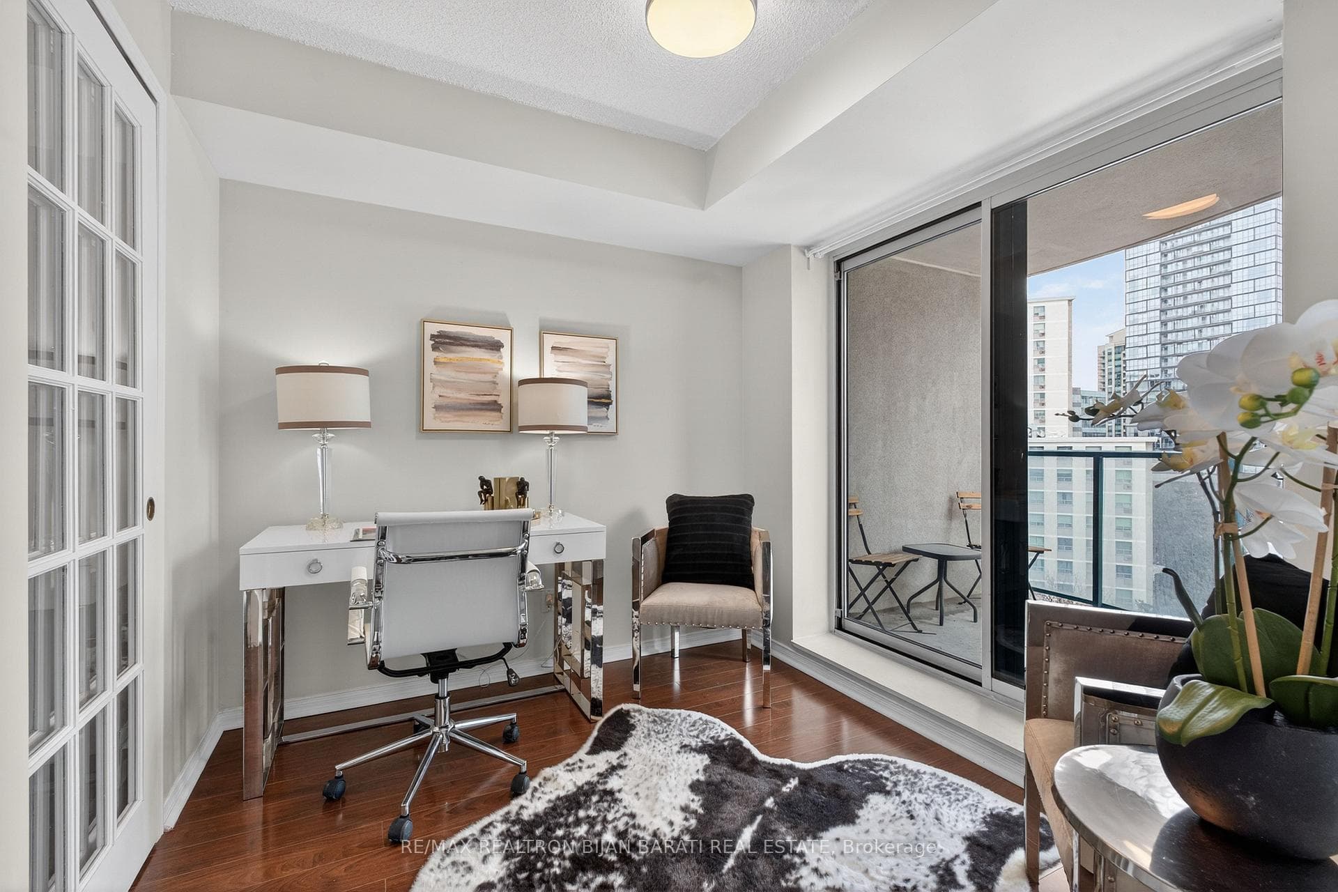 233 Beecroft Road Unit 923 photo 12