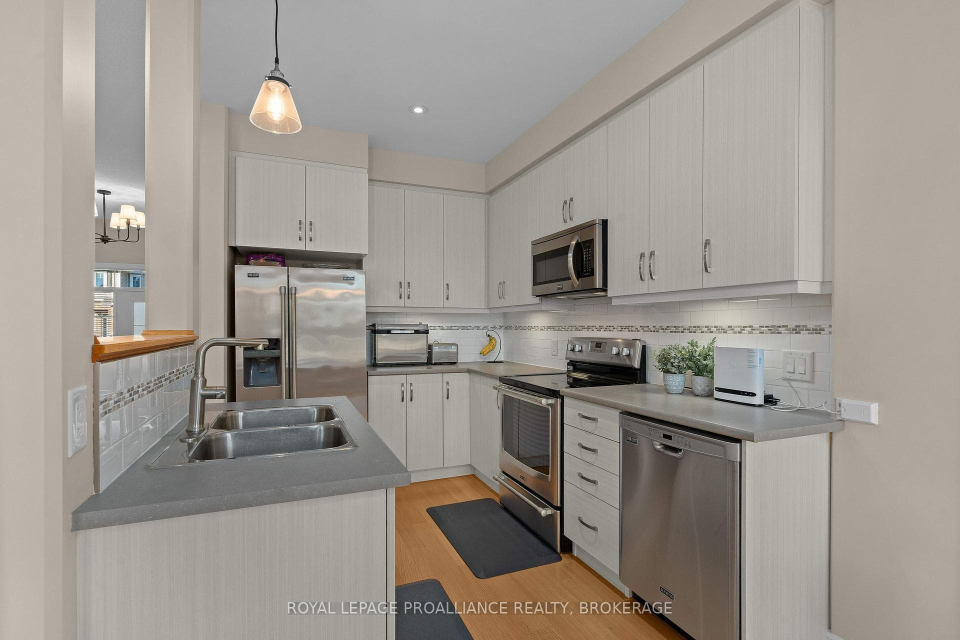 311 Janette Street photo 12