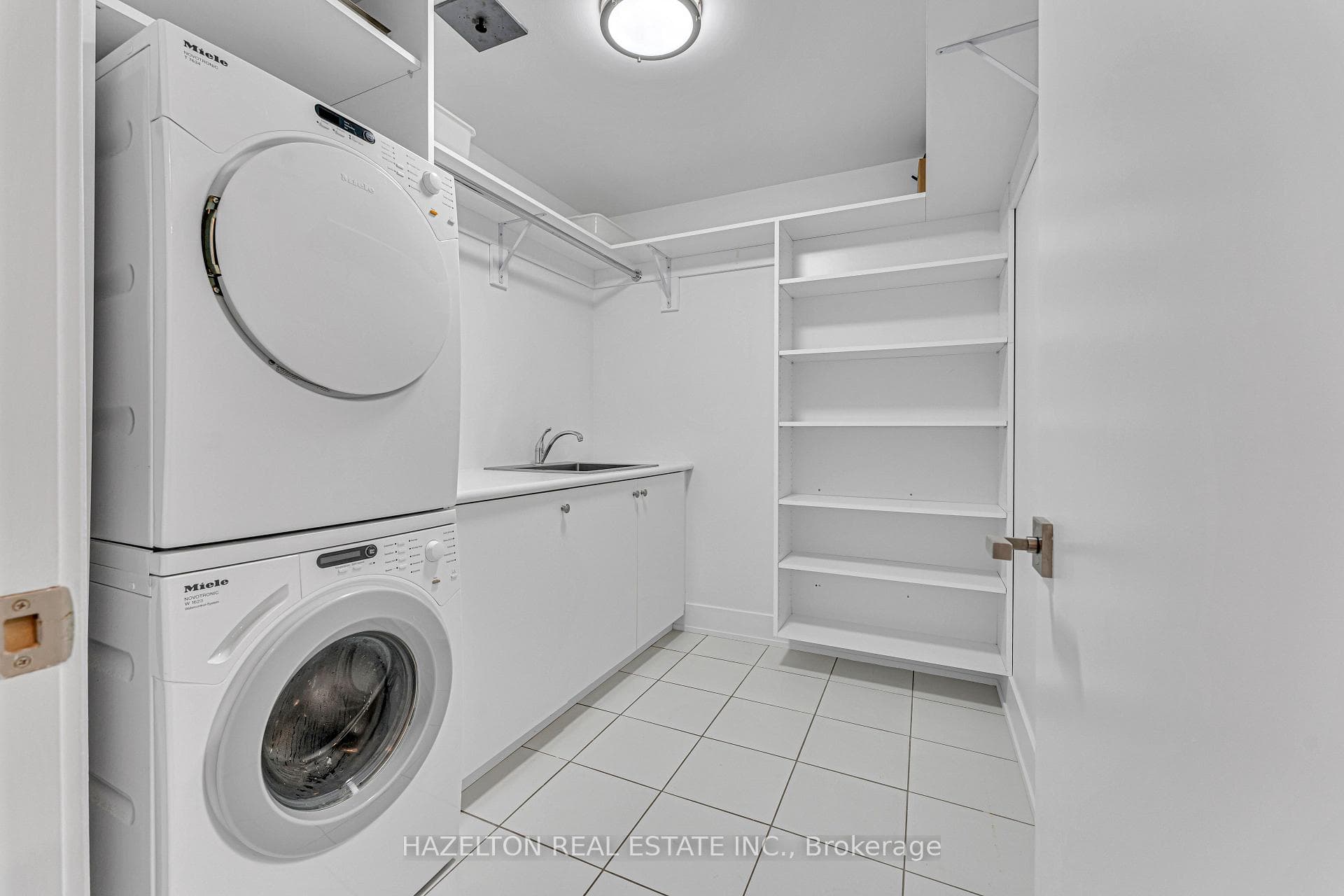 170 Avenue Road Unit 1509 photo 15