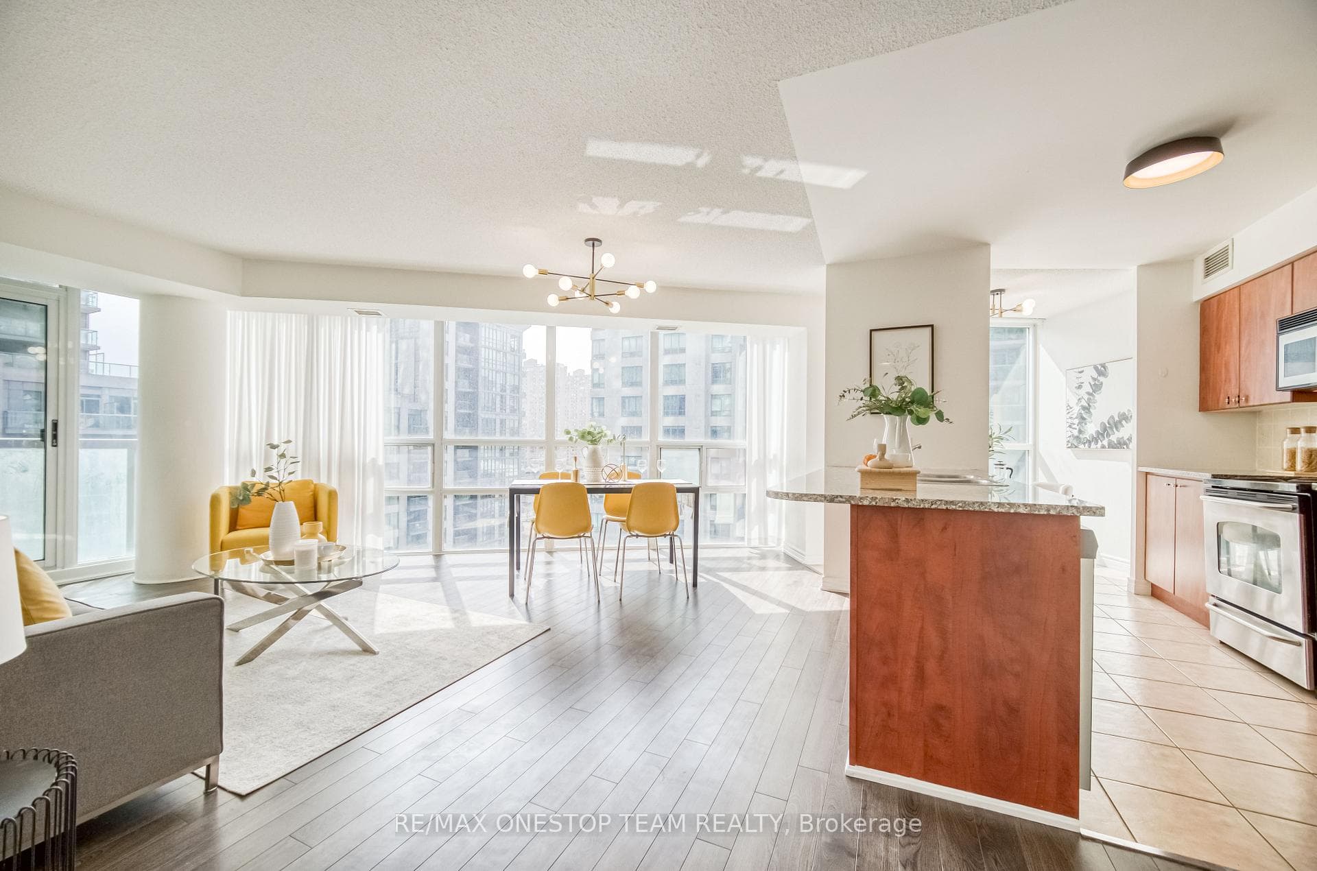 30 Grand Trunk Crescent Unit 1211 photo 6