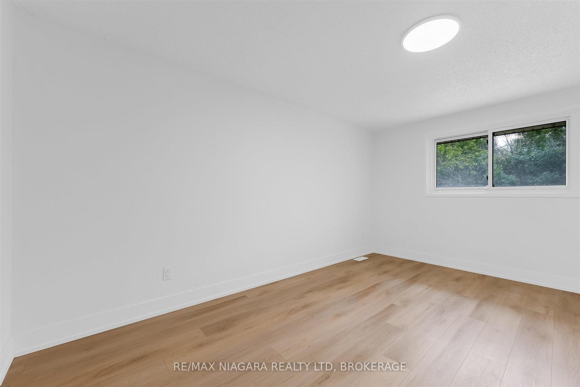 2 BALDWIN Crescent photo 16