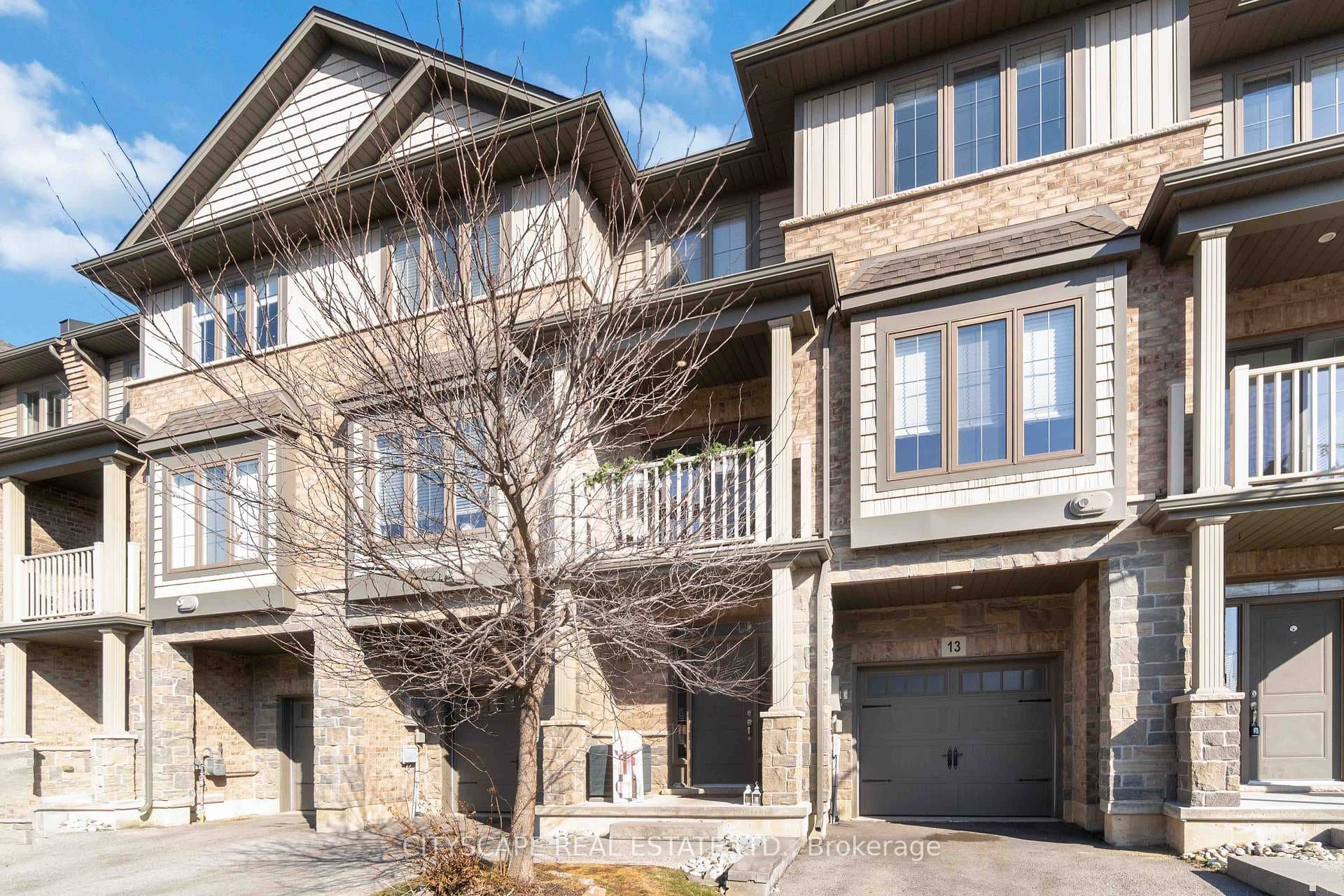 11 Lakewalk Drive photo 2