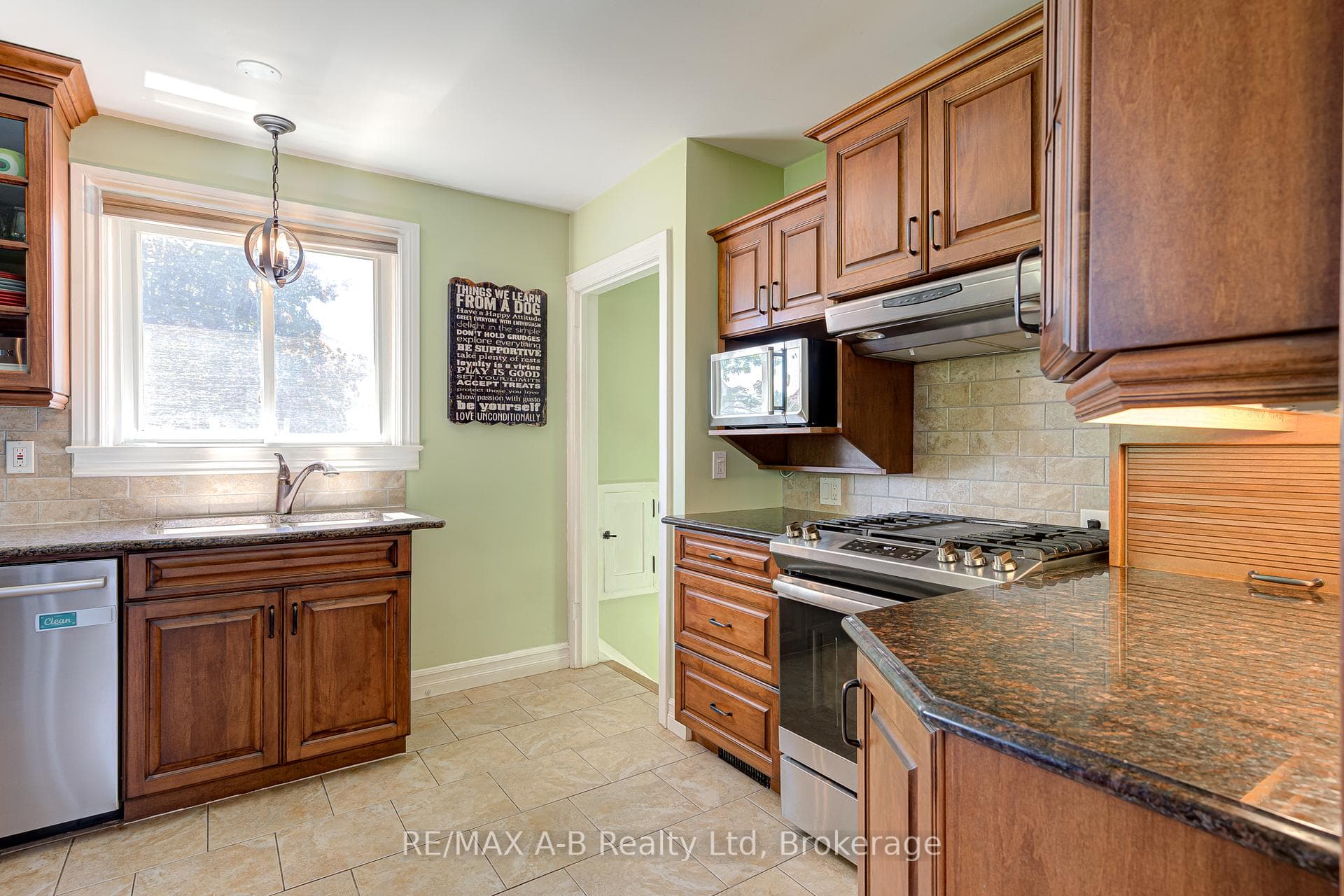 243 King Street photo 15
