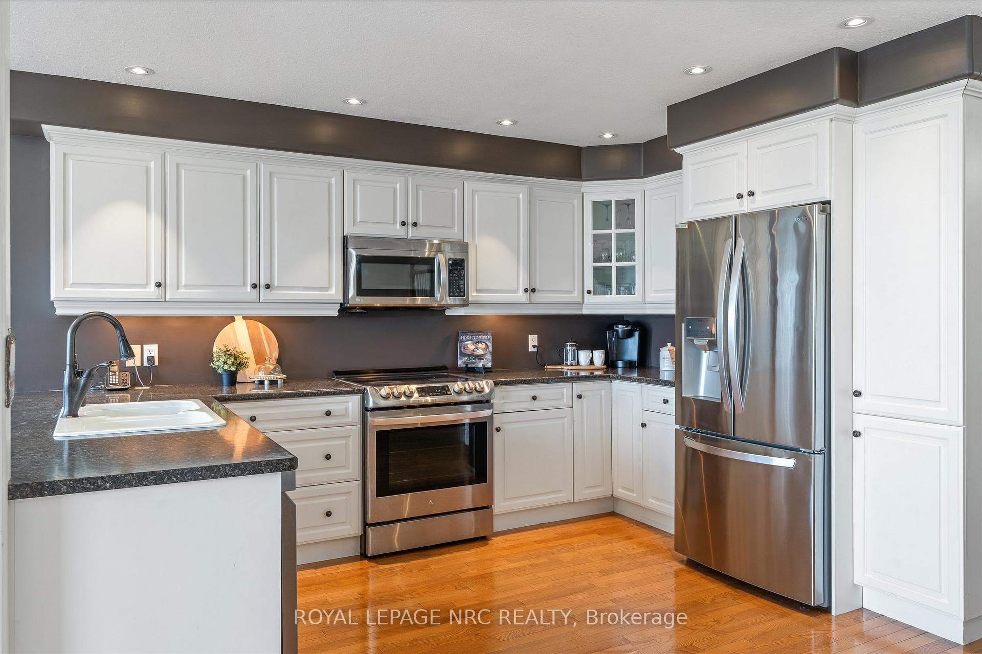 11 Lakeside Drive Unit 50 photo 12