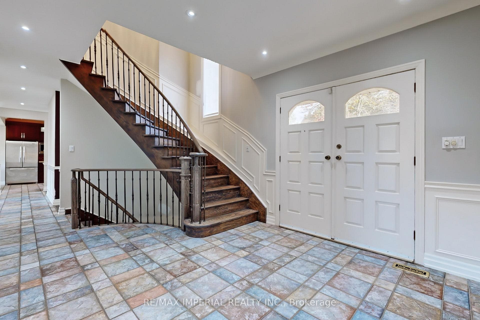 2 Blue Grass Drive photo 3