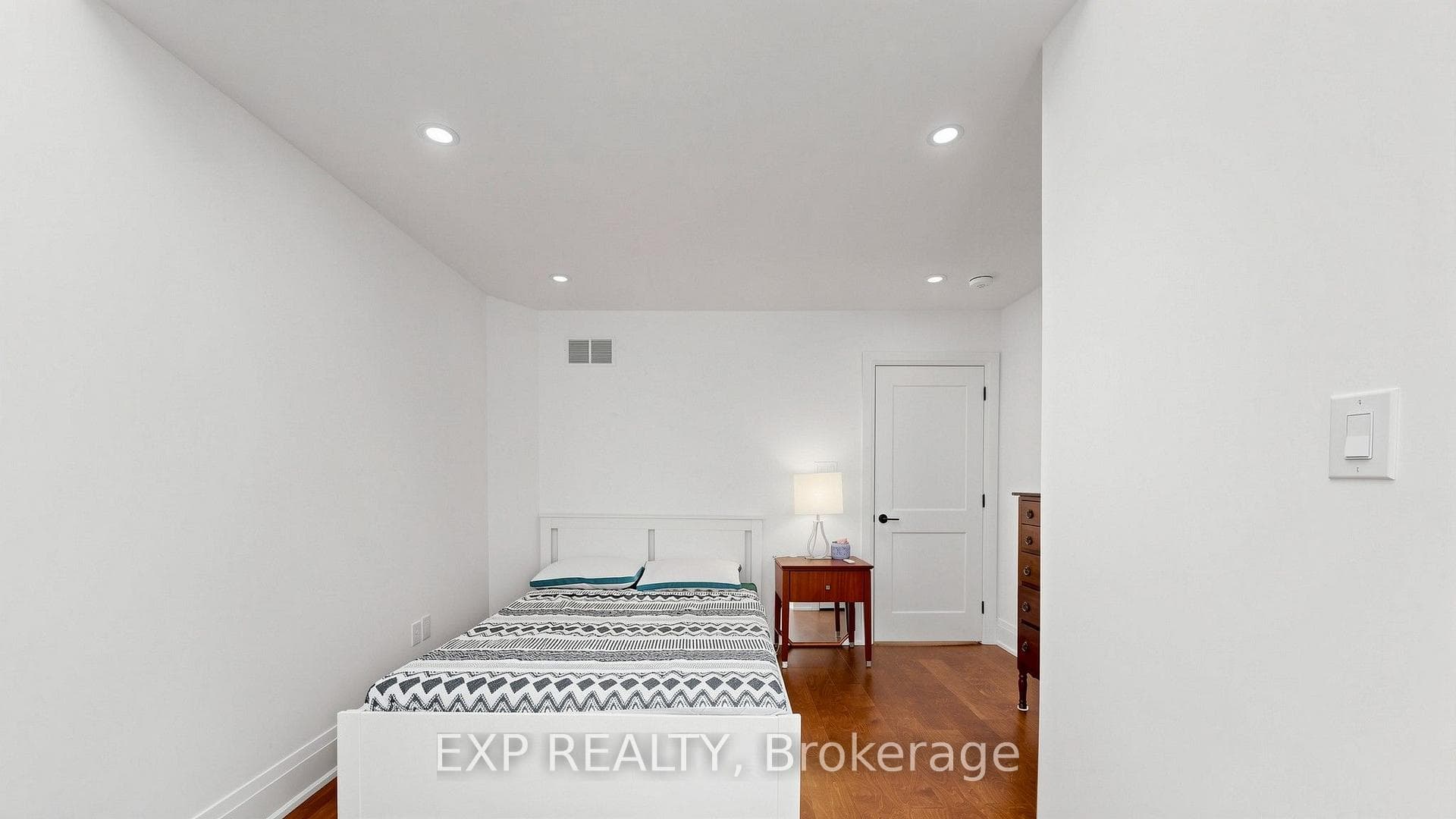 44 Tower Drive photo 33