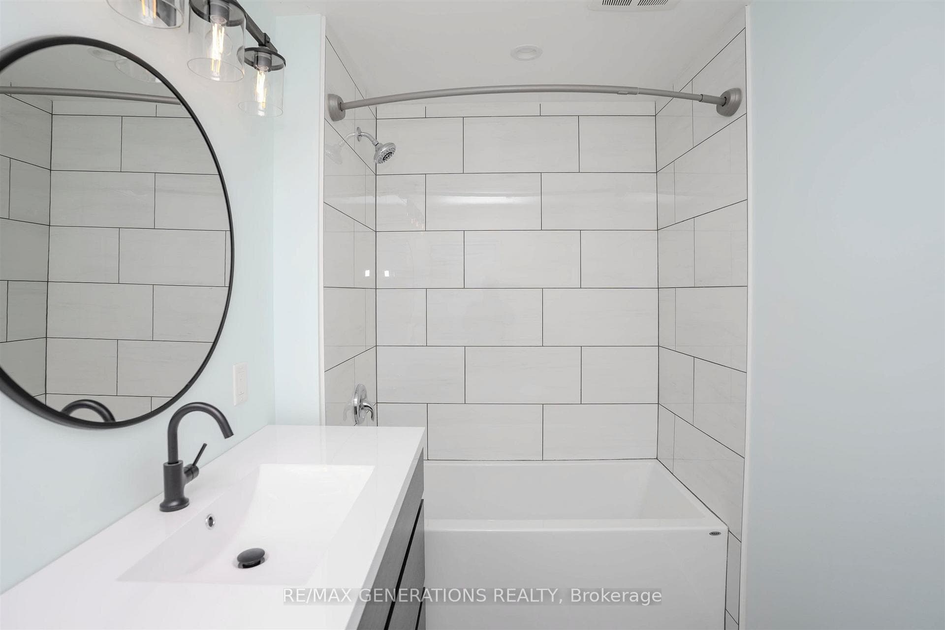 60 Strathcona Avenue photo 10