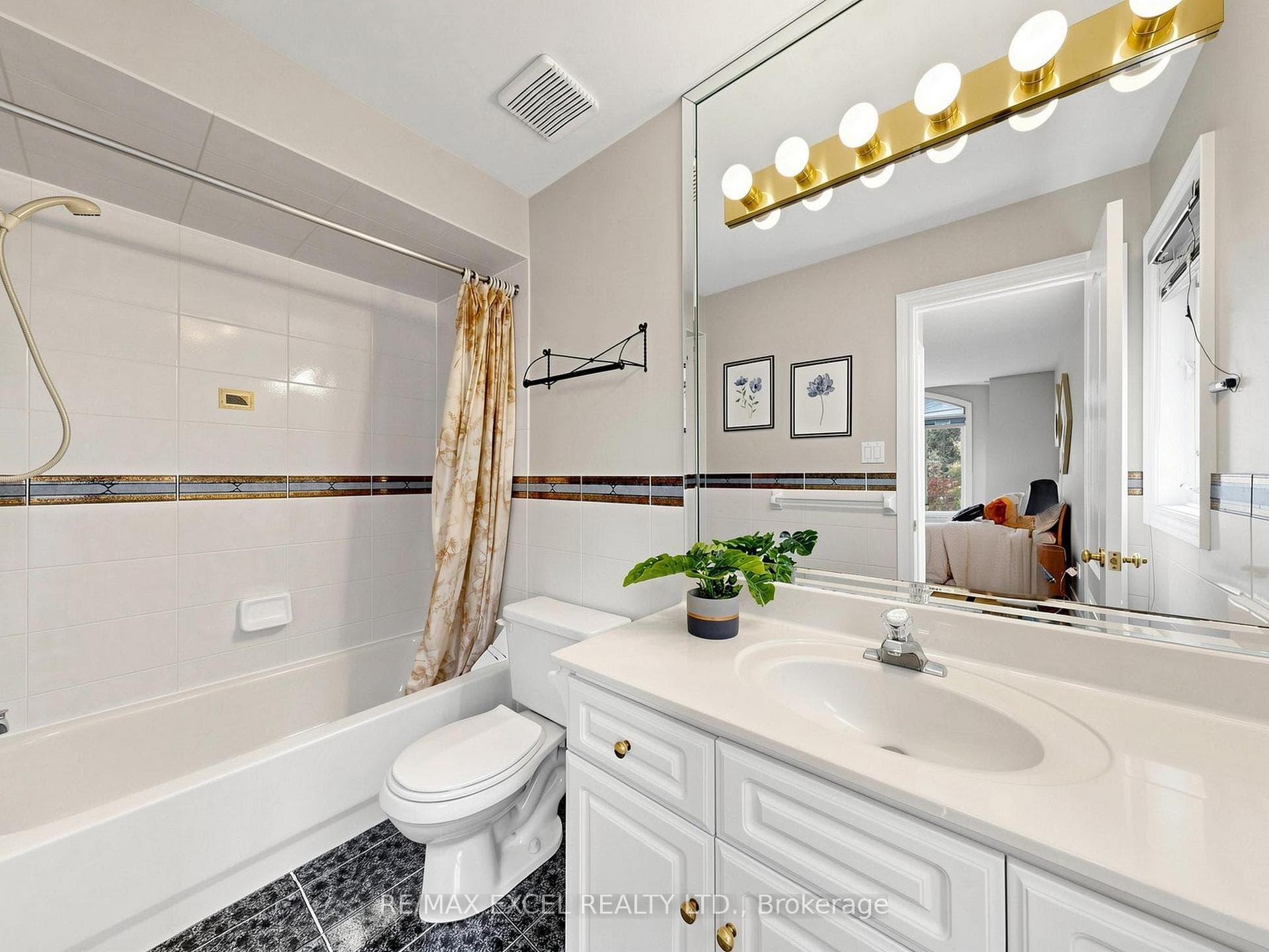 16 Frybrook Crescent photo 39