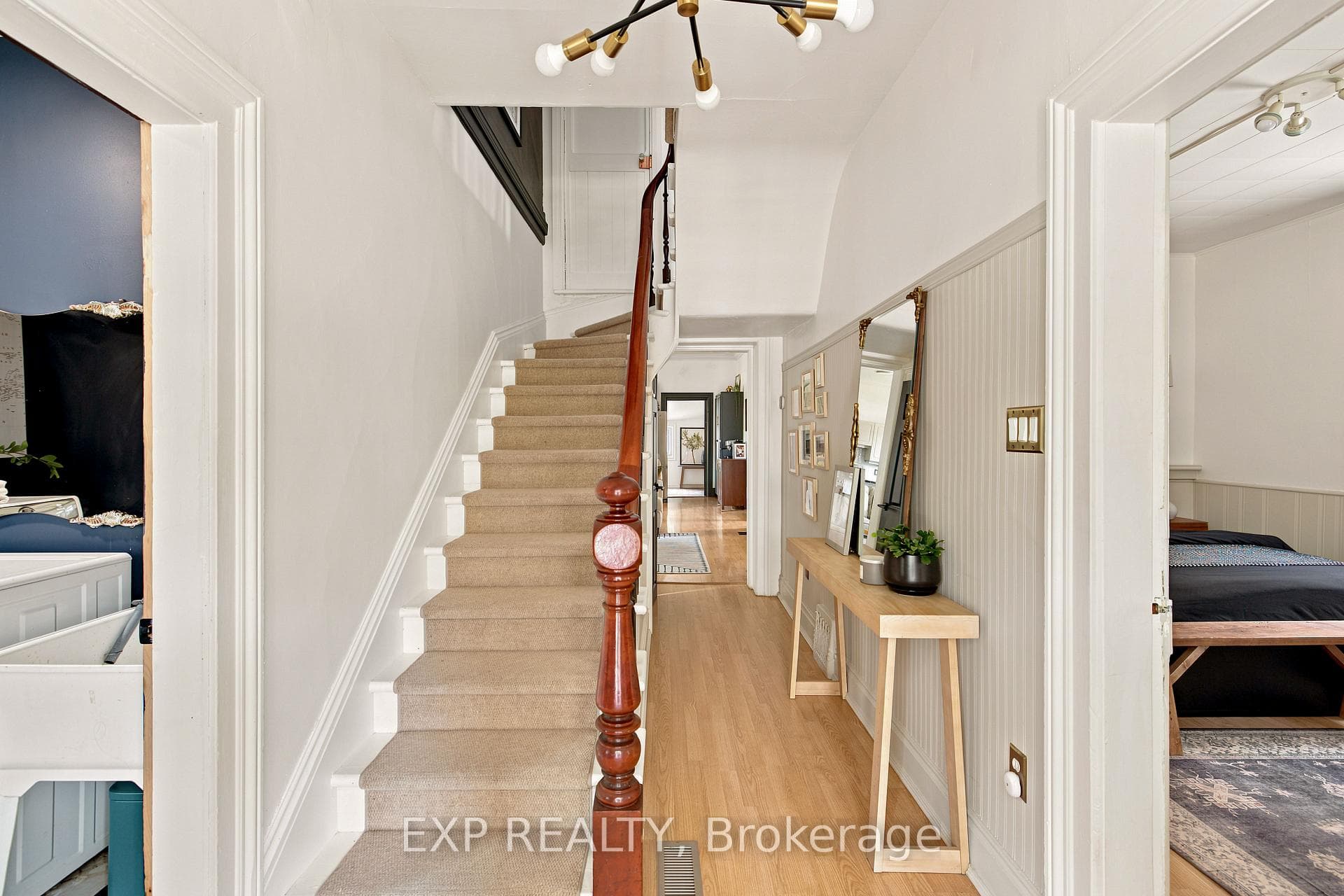 136 Falstaff Street photo 5