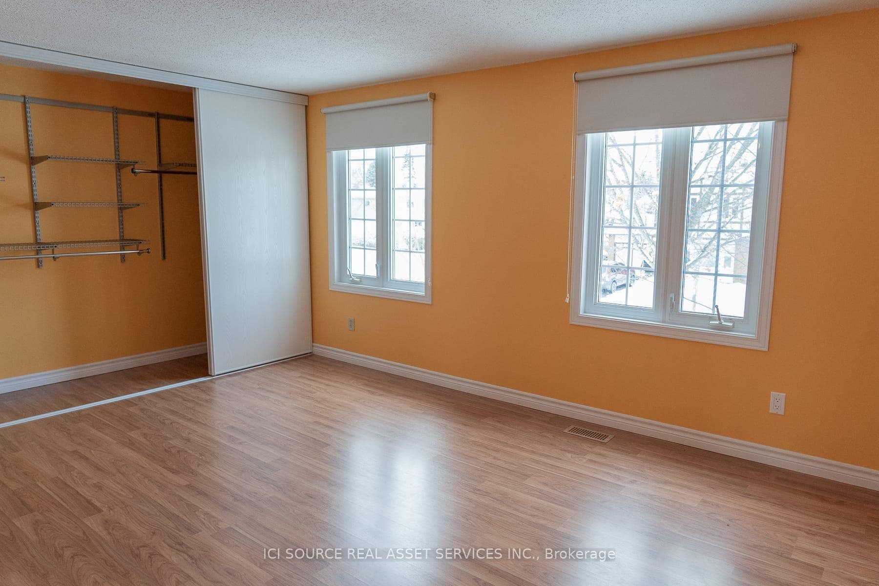 768 Vinette Crescent photo 21