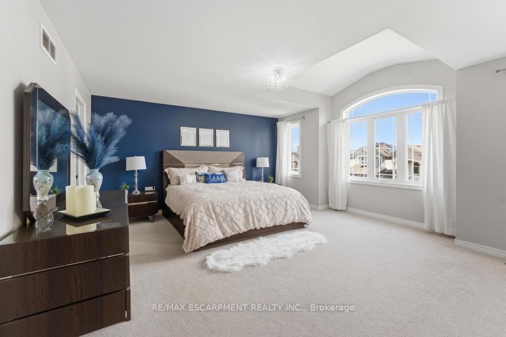 64 Onyx Court photo 18