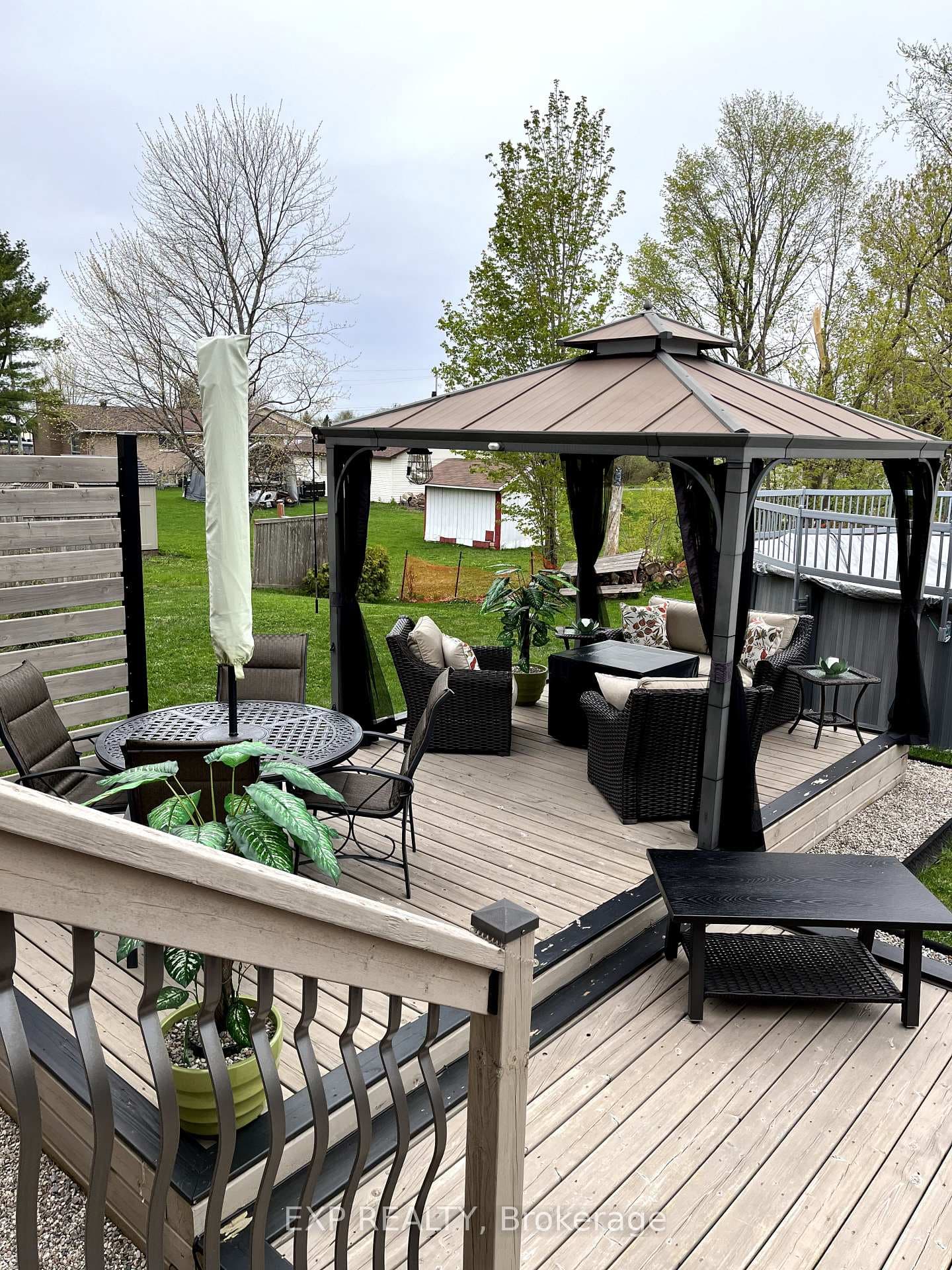Deck & Gazebo