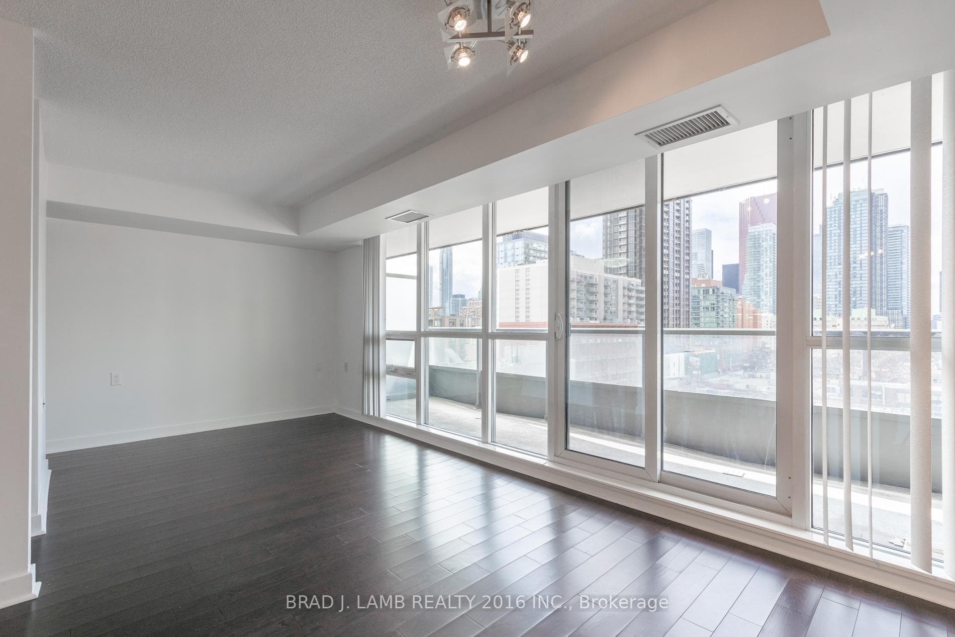 320 Richmond Street Unit 1011 photo 8