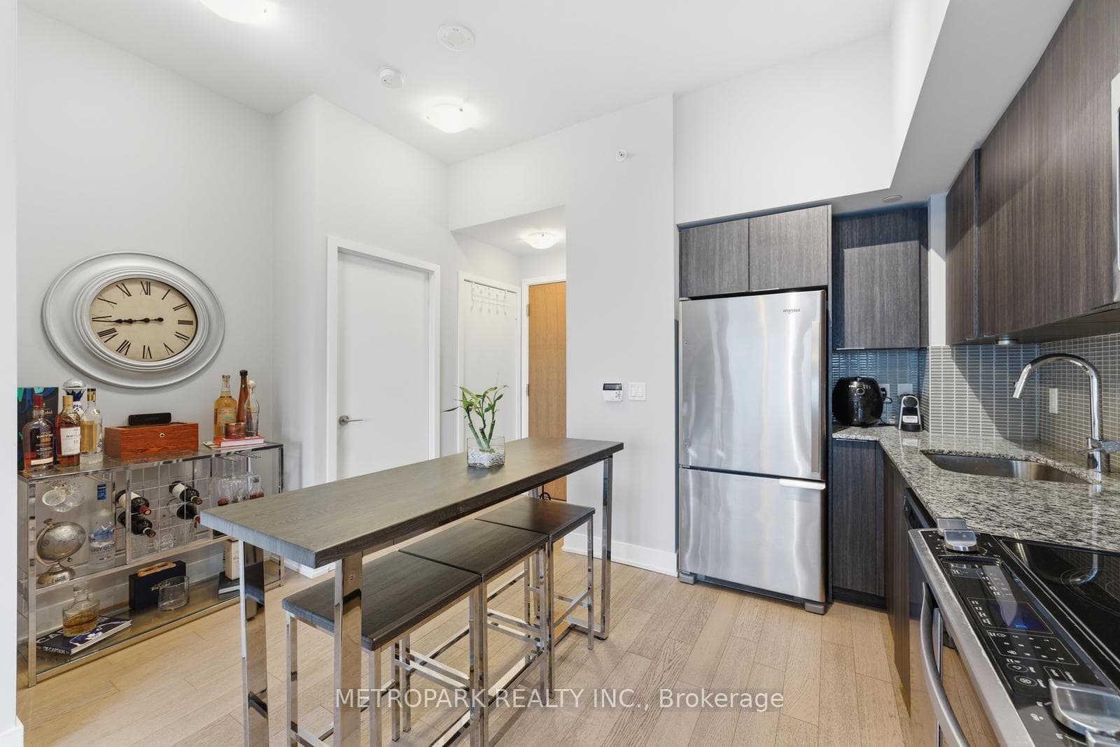 30 SHORE BREEZE Drive Unit 1414 photo 13