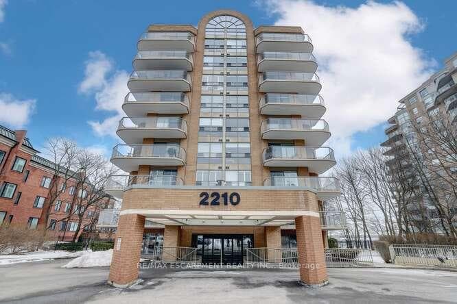 2210 Lakeshore Road Unit 504 photo 2