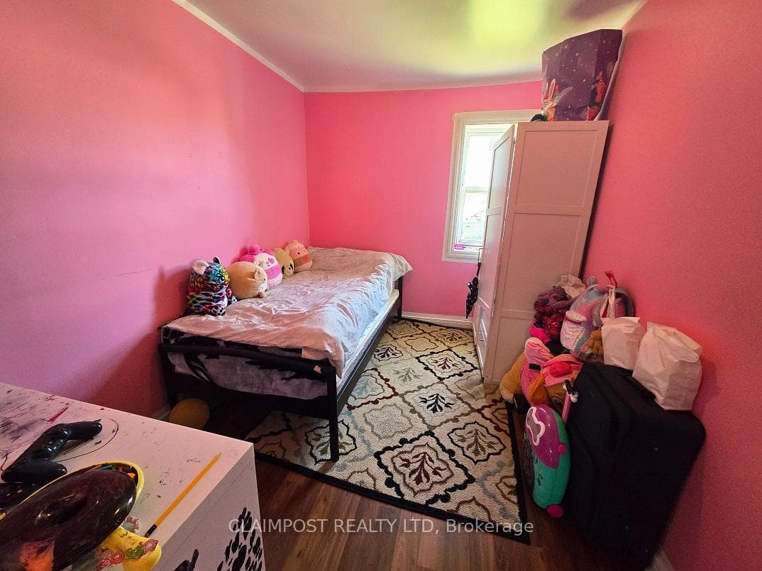 62 Golden Avenue photo 9