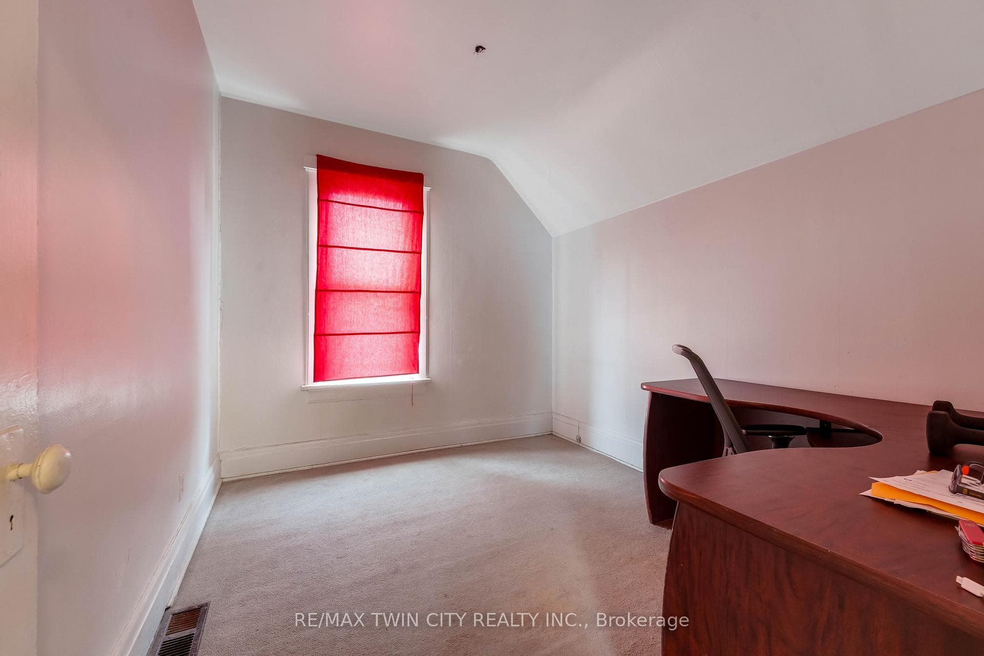 24 Madison Avenue photo 23