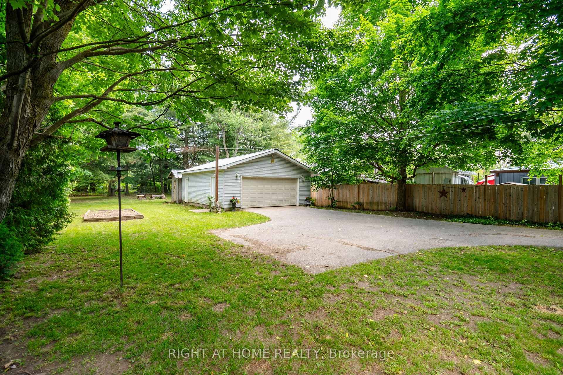 21 Bushey Avenue photo 25