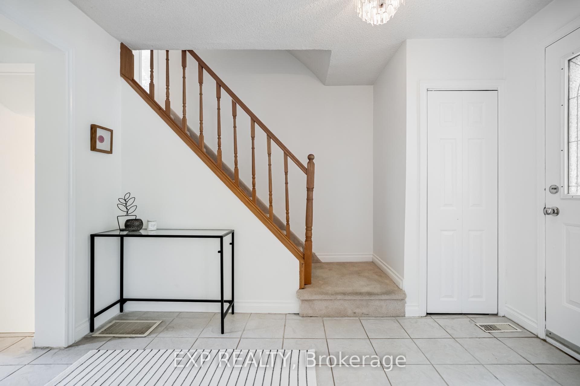 83 Lundy's Lane photo 17