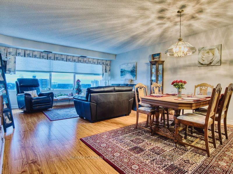 7 Gale Crescent Unit 1110 photo 2
