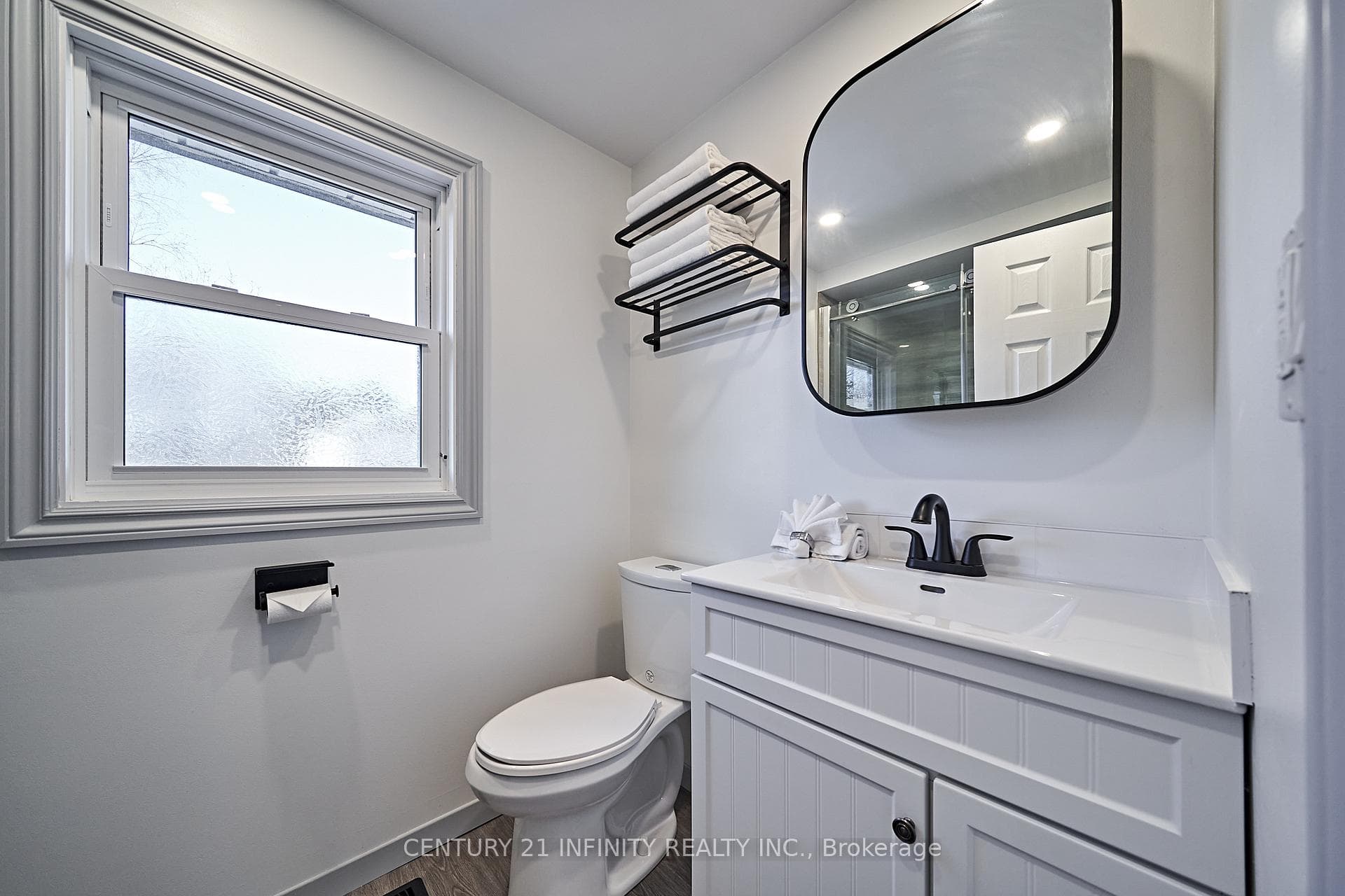 111 Hialeah Crescent photo 24